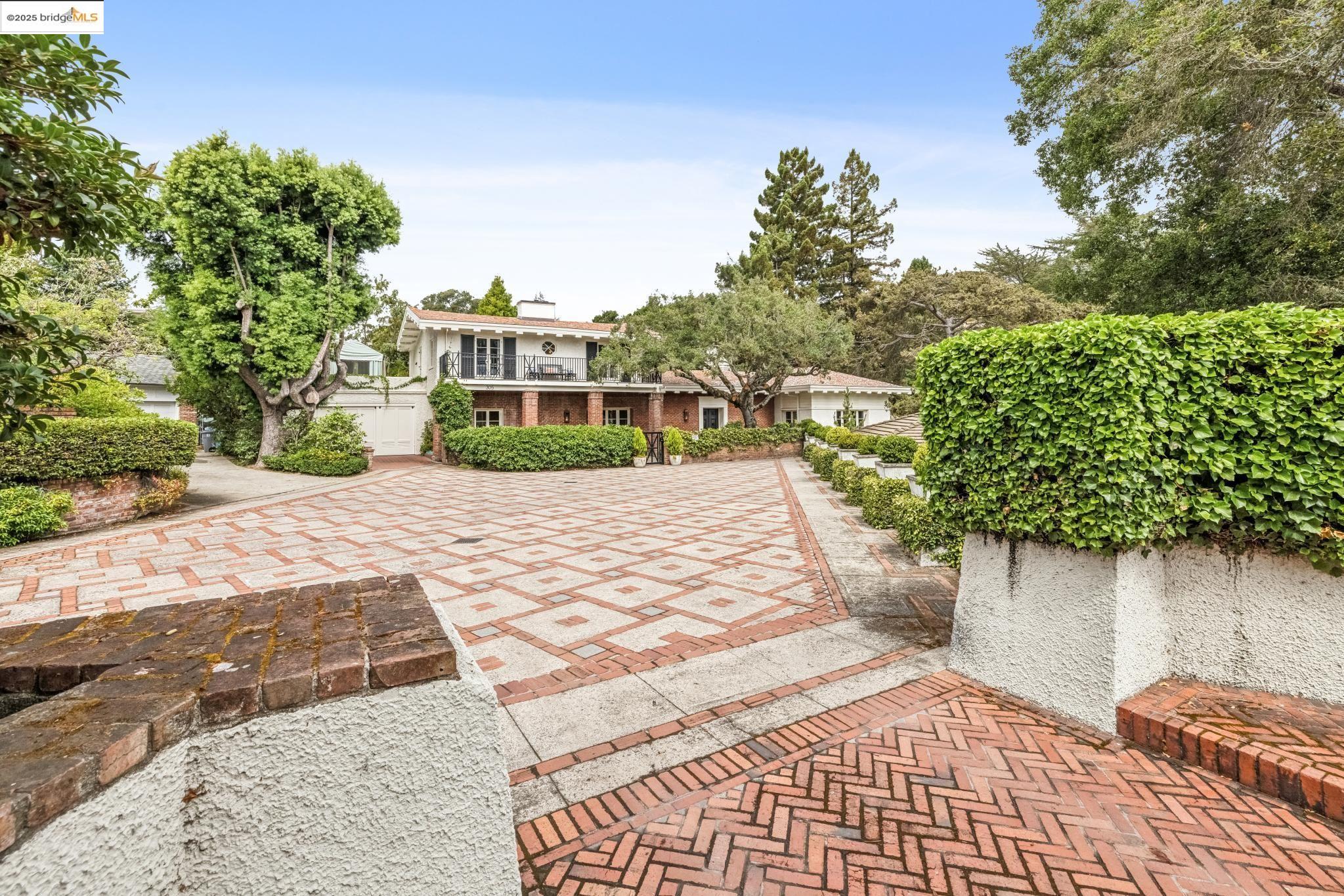 Detail Gallery Image 58 of 60 For 305 the Uplands, Berkeley,  CA 94705 - 4 Beds | 3/2 Baths