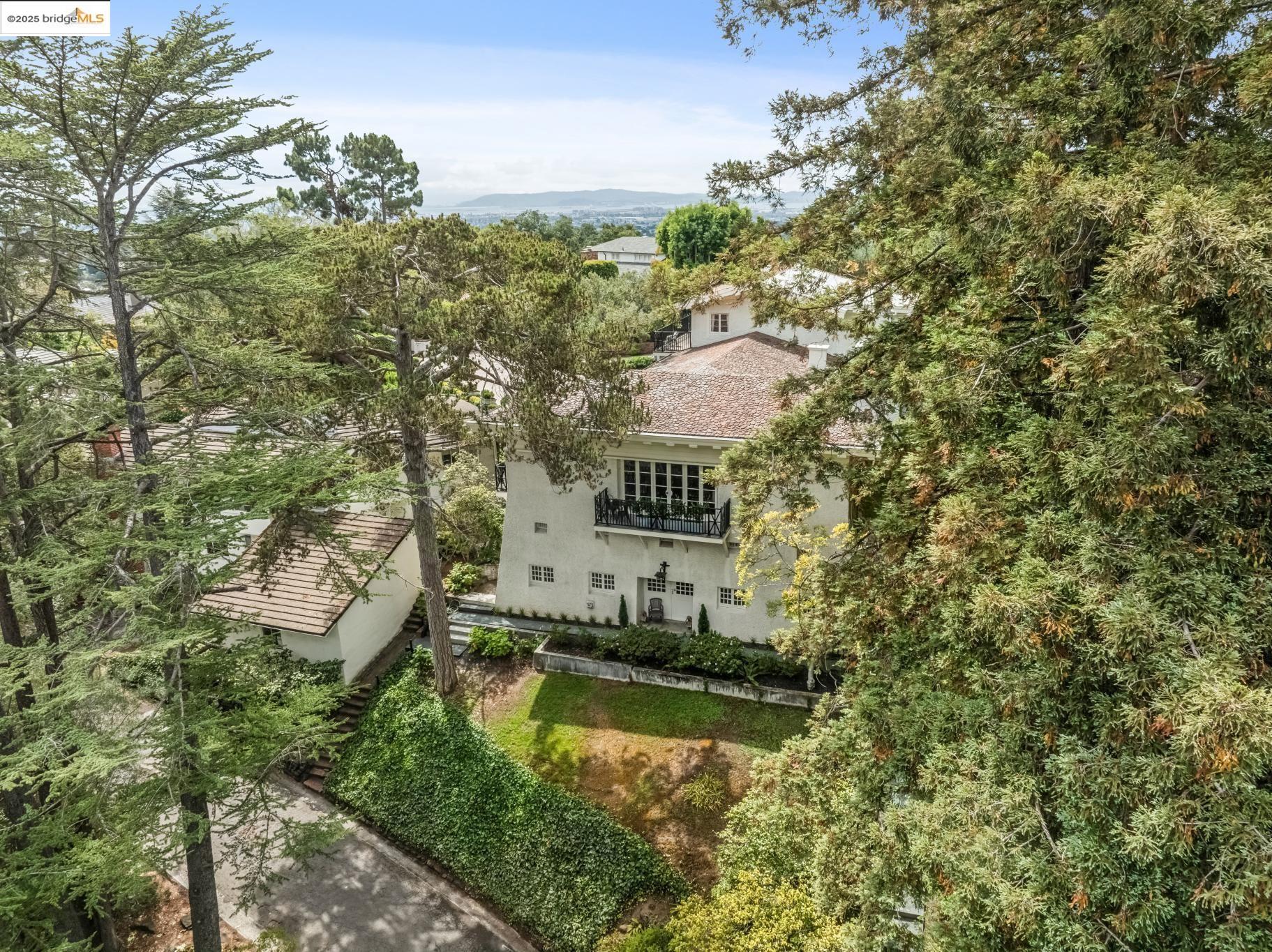 Detail Gallery Image 60 of 60 For 305 the Uplands, Berkeley,  CA 94705 - 4 Beds | 3/2 Baths