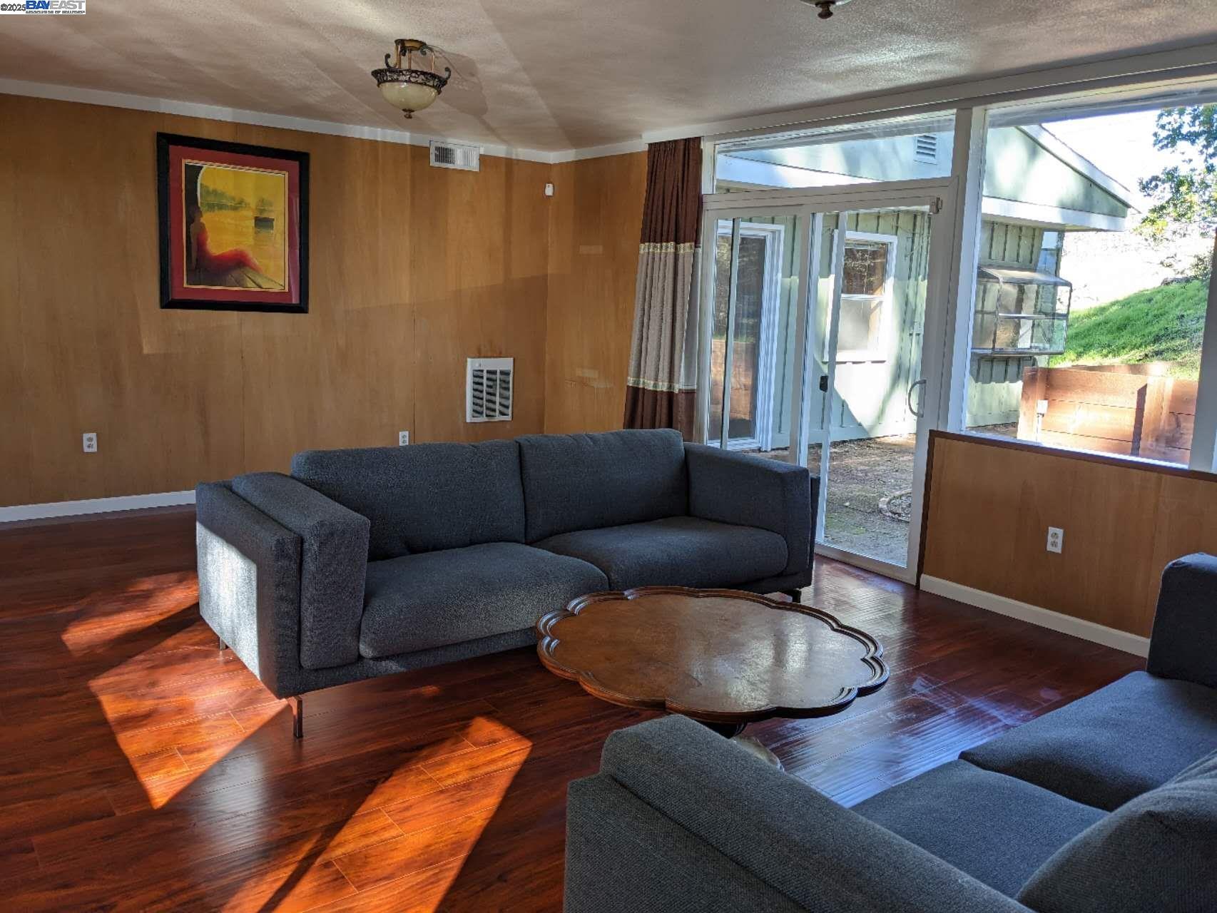 Detail Gallery Image 26 of 29 For 194 Hillcroft Way, Walnut Creek,  CA 94597 - 2 Beds | 2 Baths