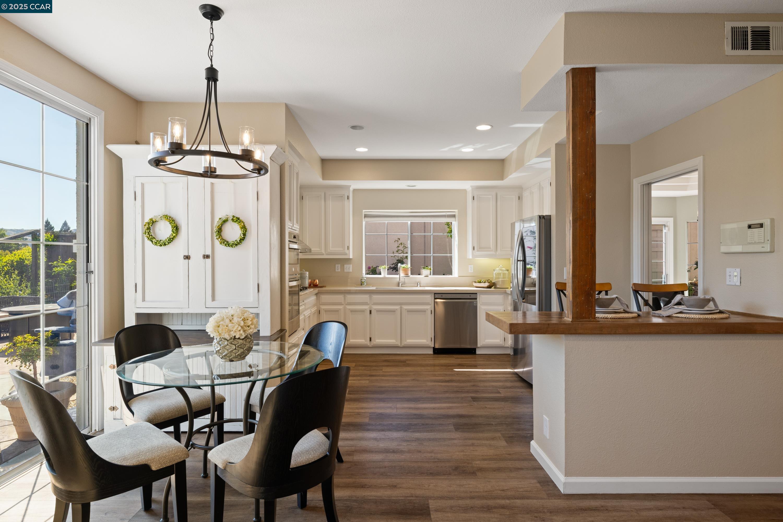 Detail Gallery Image 13 of 50 For 315 Glasgow Circle, Danville,  CA 94526 - 4 Beds | 2/1 Baths