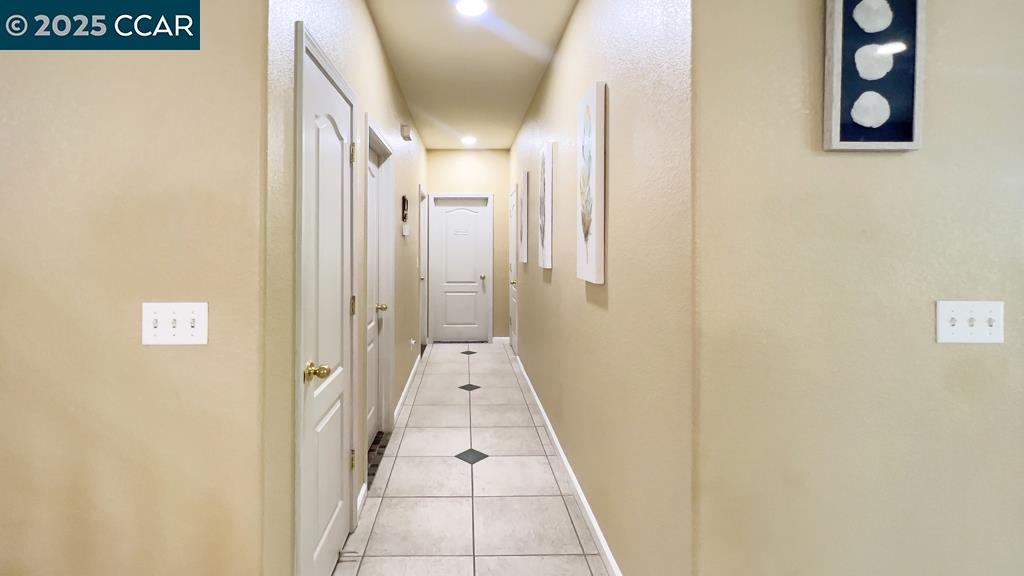 Detail Gallery Image 17 of 59 For 10141 Brian Kelly Way, Elk Grove,  CA 95757 - 5 Beds | 3 Baths