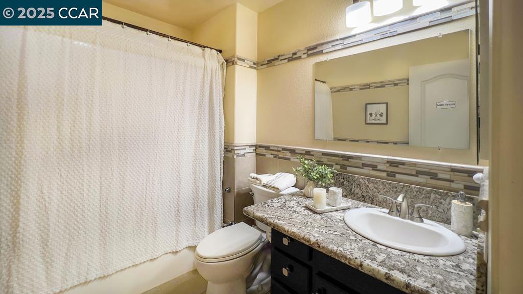 Detail Gallery Image 21 of 59 For 10141 Brian Kelly Way, Elk Grove,  CA 95757 - 5 Beds | 3 Baths