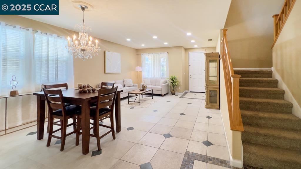 Detail Gallery Image 6 of 59 For 10141 Brian Kelly Way, Elk Grove,  CA 95757 - 5 Beds | 3 Baths