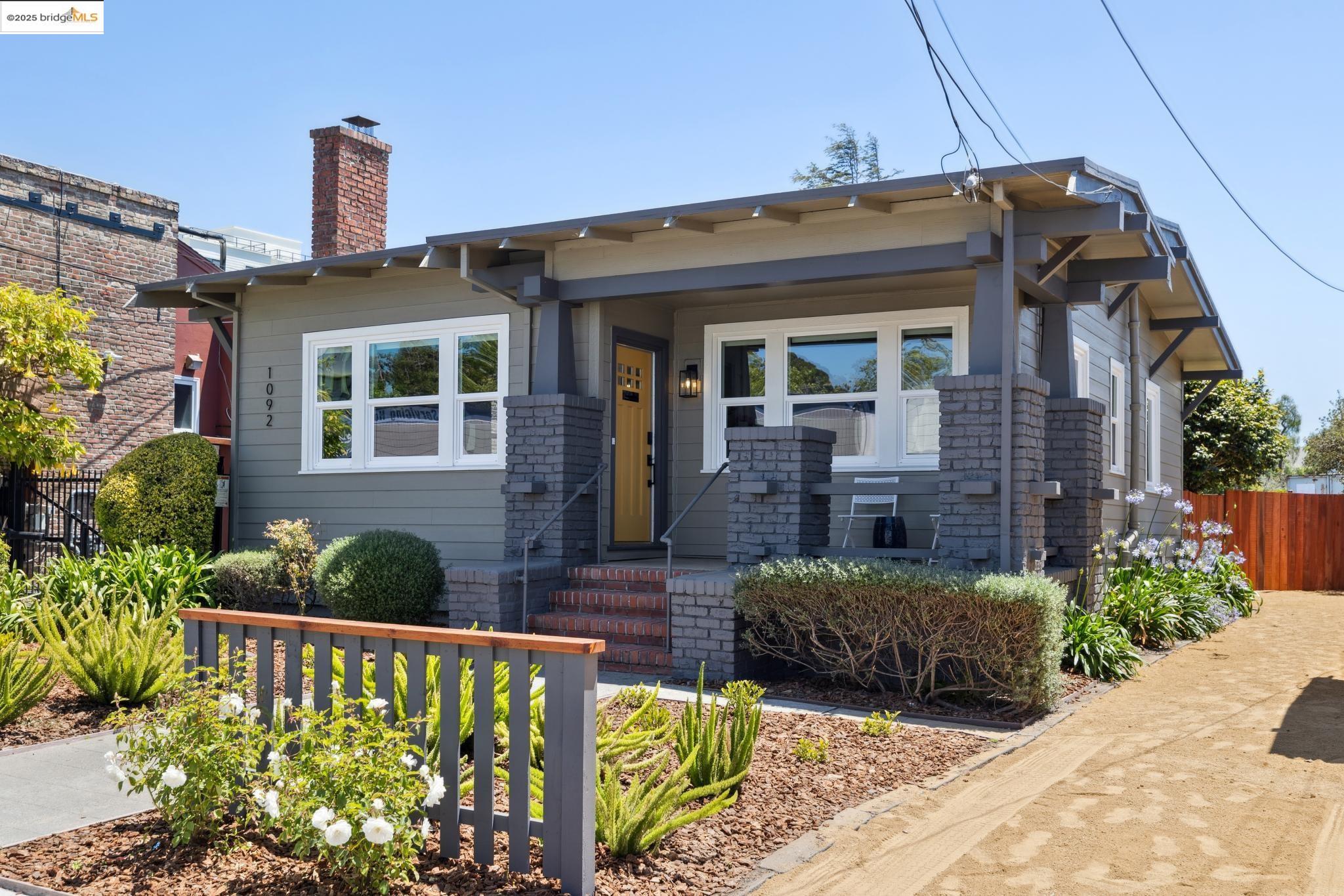 Detail Gallery Image 2 of 36 For 1092 Dwight Way, Berkeley,  CA 94710 - 2 Beds | 2 Baths