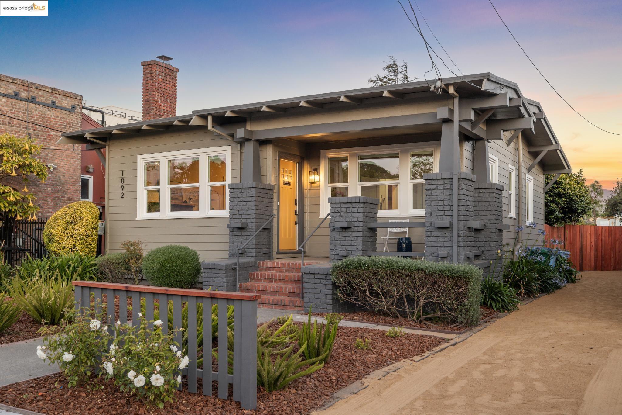 Detail Gallery Image 2 of 37 For 1092 Dwight Way, Berkeley,  CA 94710 - 2 Beds | 2 Baths