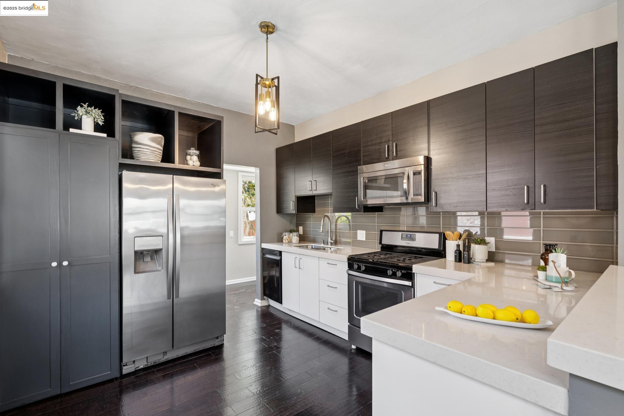 Detail Gallery Image 15 of 36 For 1092 Dwight Way, Berkeley,  CA 94710 - 2 Beds | 2 Baths