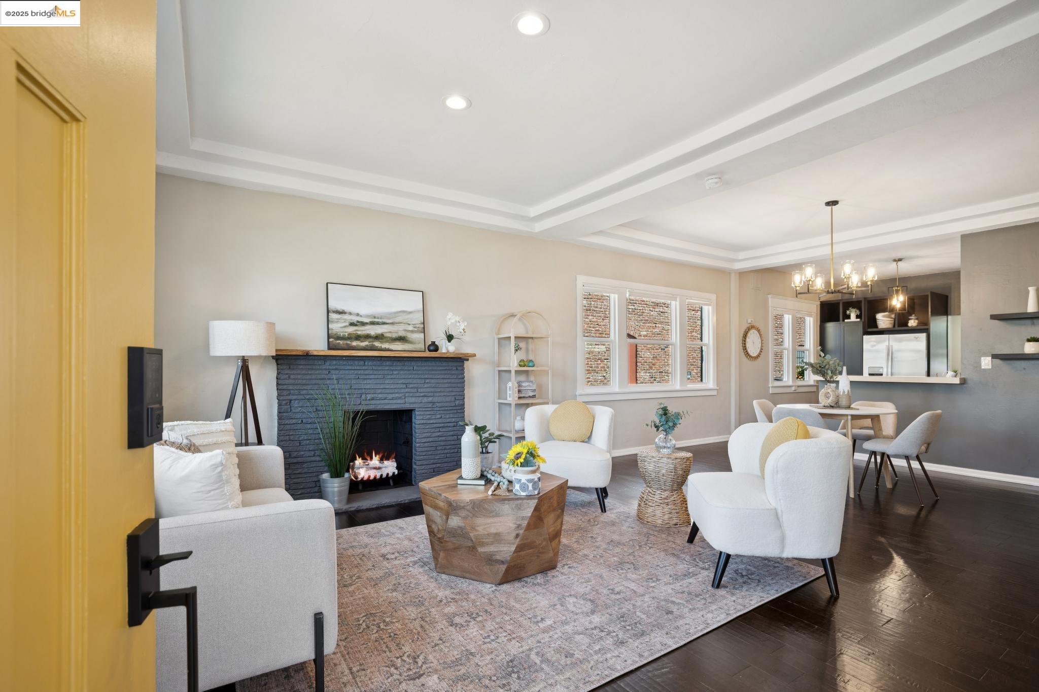 Detail Gallery Image 6 of 36 For 1092 Dwight Way, Berkeley,  CA 94710 - 2 Beds | 2 Baths