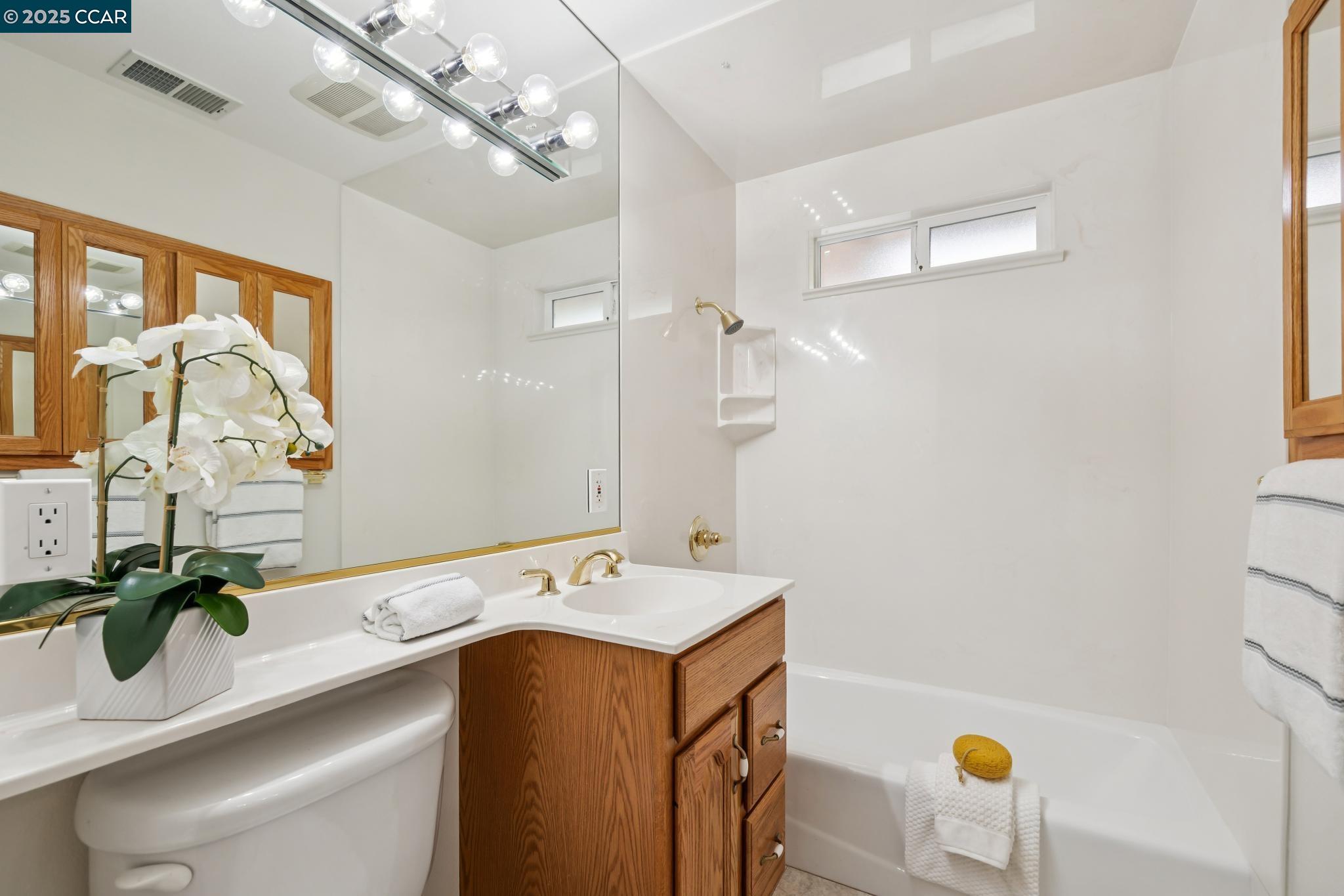 Detail Gallery Image 39 of 59 For 1875 Willow Ave, San Leandro,  CA 94579 - 3 Beds | 2 Baths