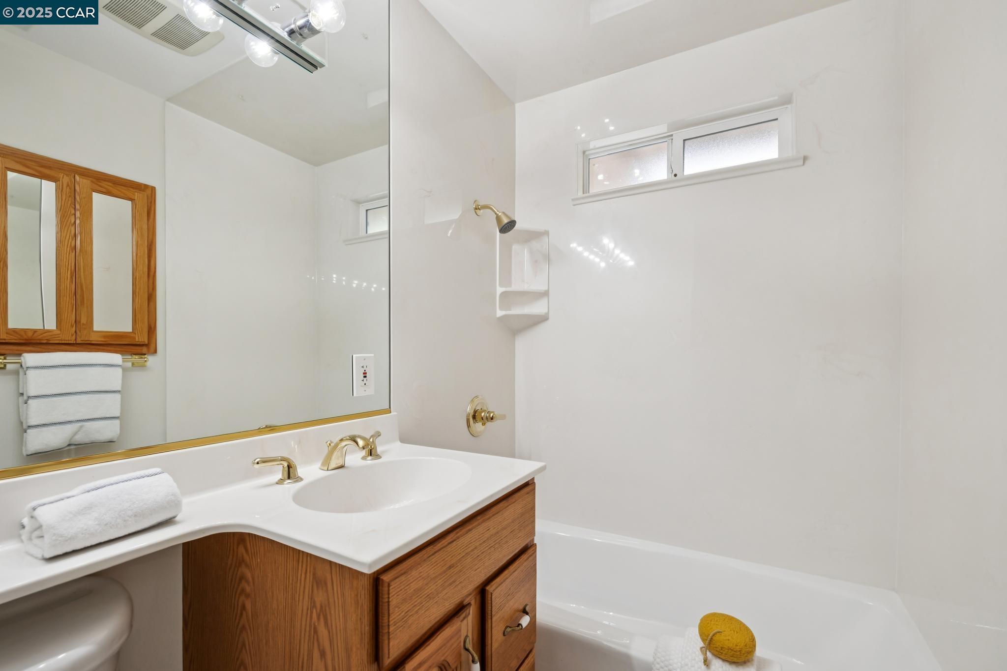 Detail Gallery Image 40 of 59 For 1875 Willow Ave, San Leandro,  CA 94579 - 3 Beds | 2 Baths