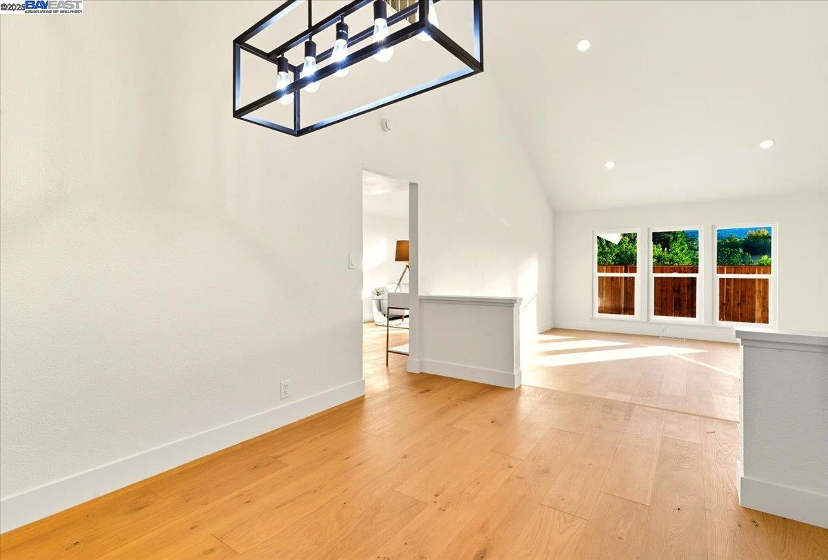 Detail Gallery Image 12 of 25 For 11 Paddock Ct, Pleasant Hill,  CA 94523 - 3 Beds | 2 Baths