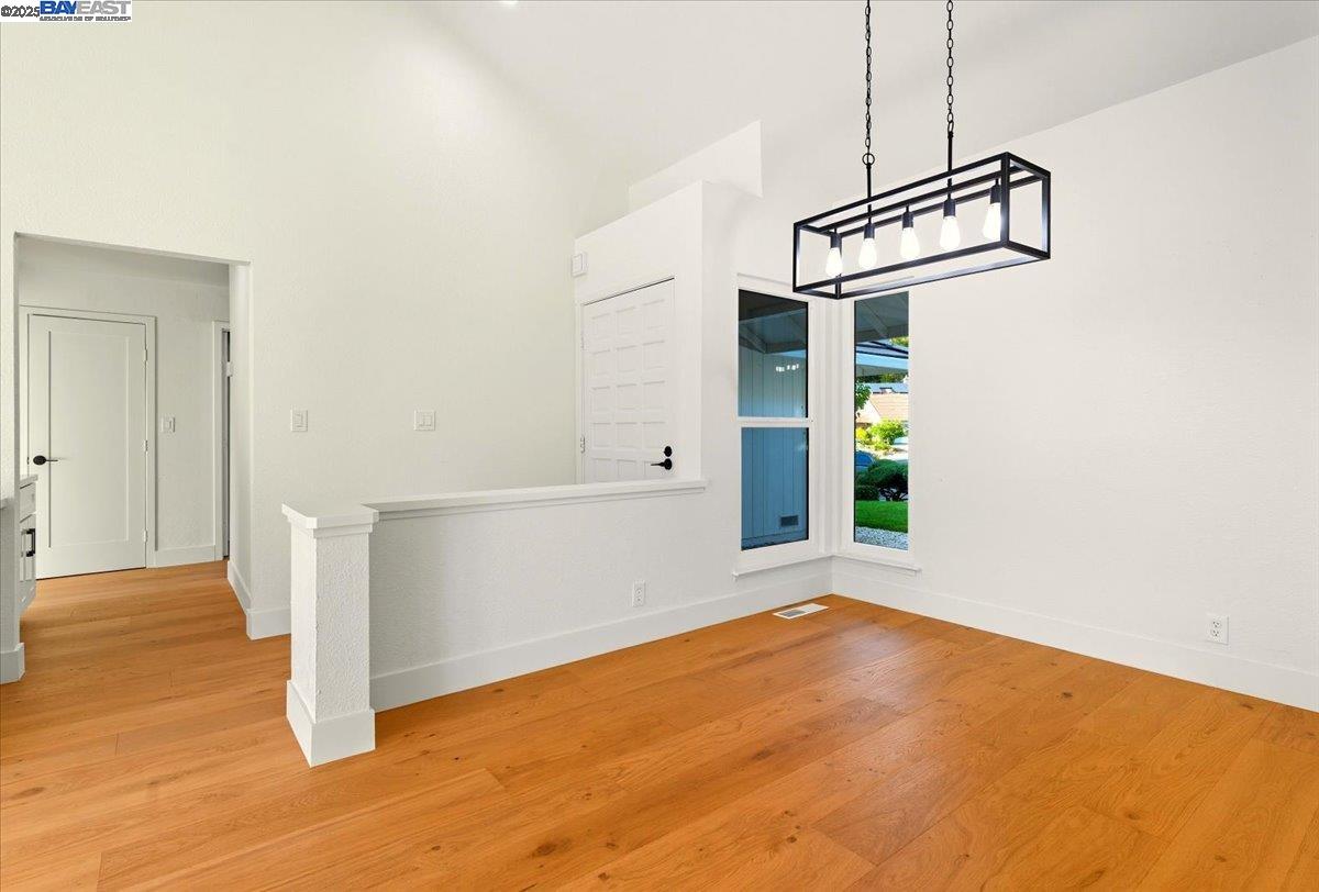 Detail Gallery Image 13 of 25 For 11 Paddock Ct, Pleasant Hill,  CA 94523 - 3 Beds | 2 Baths