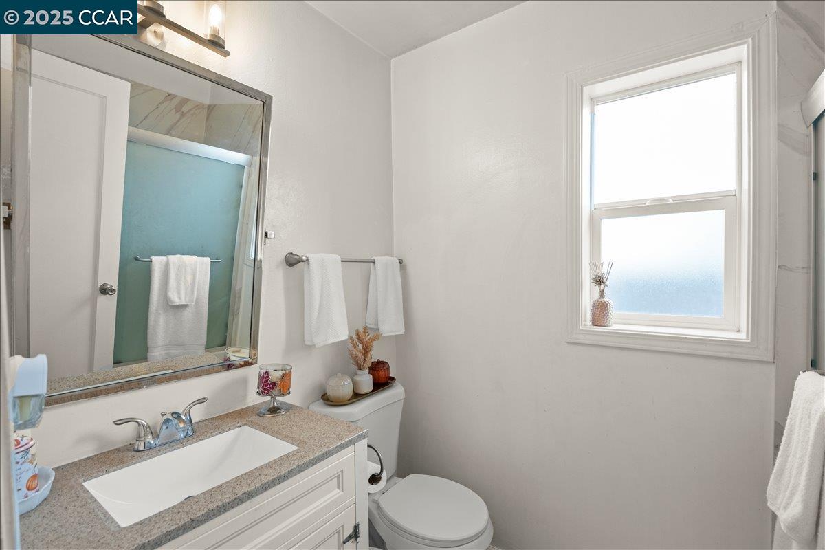 Detail Gallery Image 11 of 15 For 956 Wilson Ave, Richmond,  CA 94805 - 2 Beds | 1 Baths