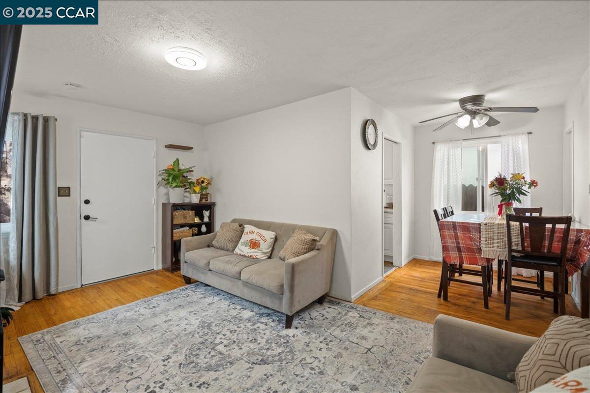 Detail Gallery Image 6 of 15 For 956 Wilson Ave, Richmond,  CA 94805 - 2 Beds | 1 Baths