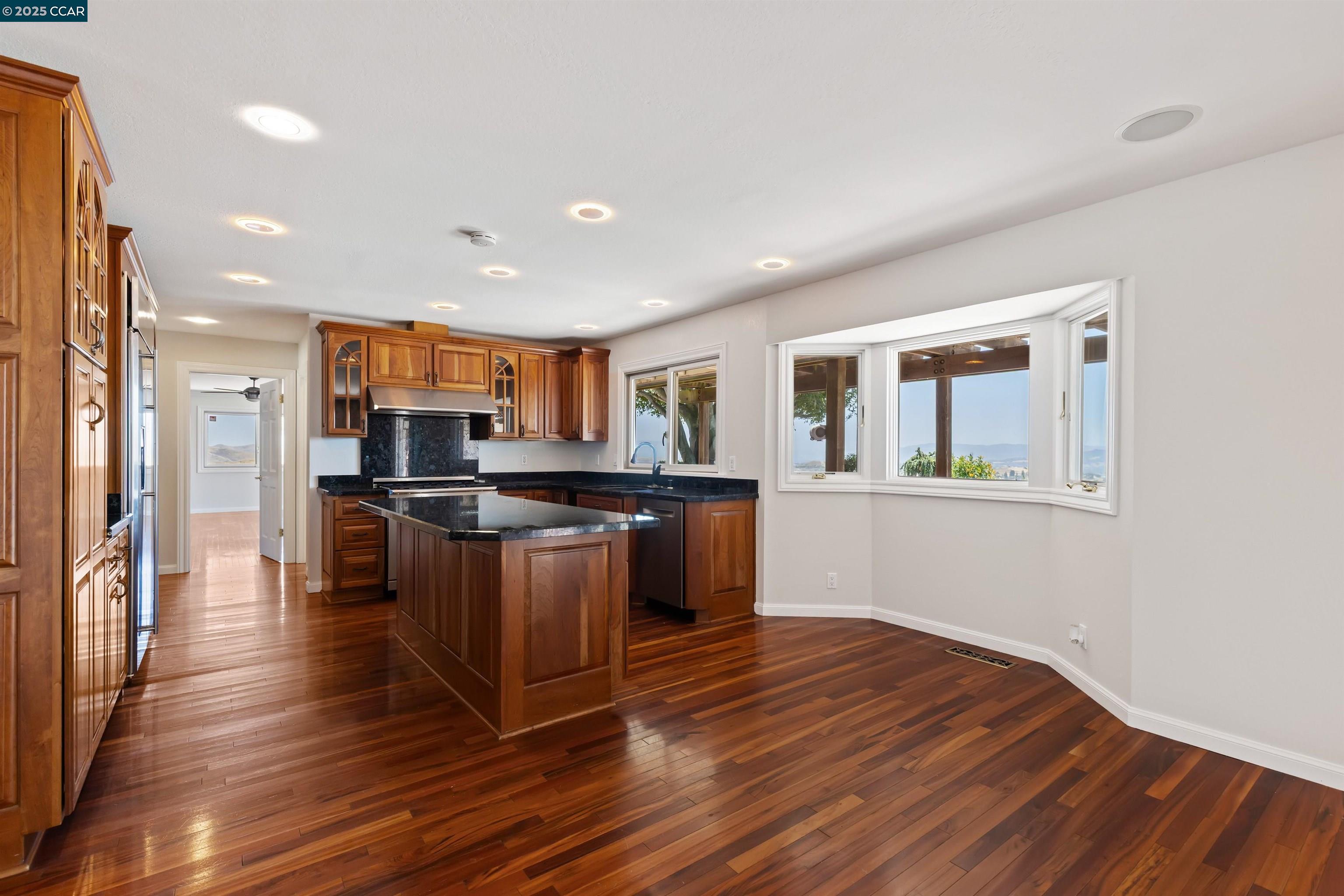 Detail Gallery Image 16 of 52 For 70 Sherburne Hills, Danville,  CA 94526-9999 - 4 Beds | 3 Baths