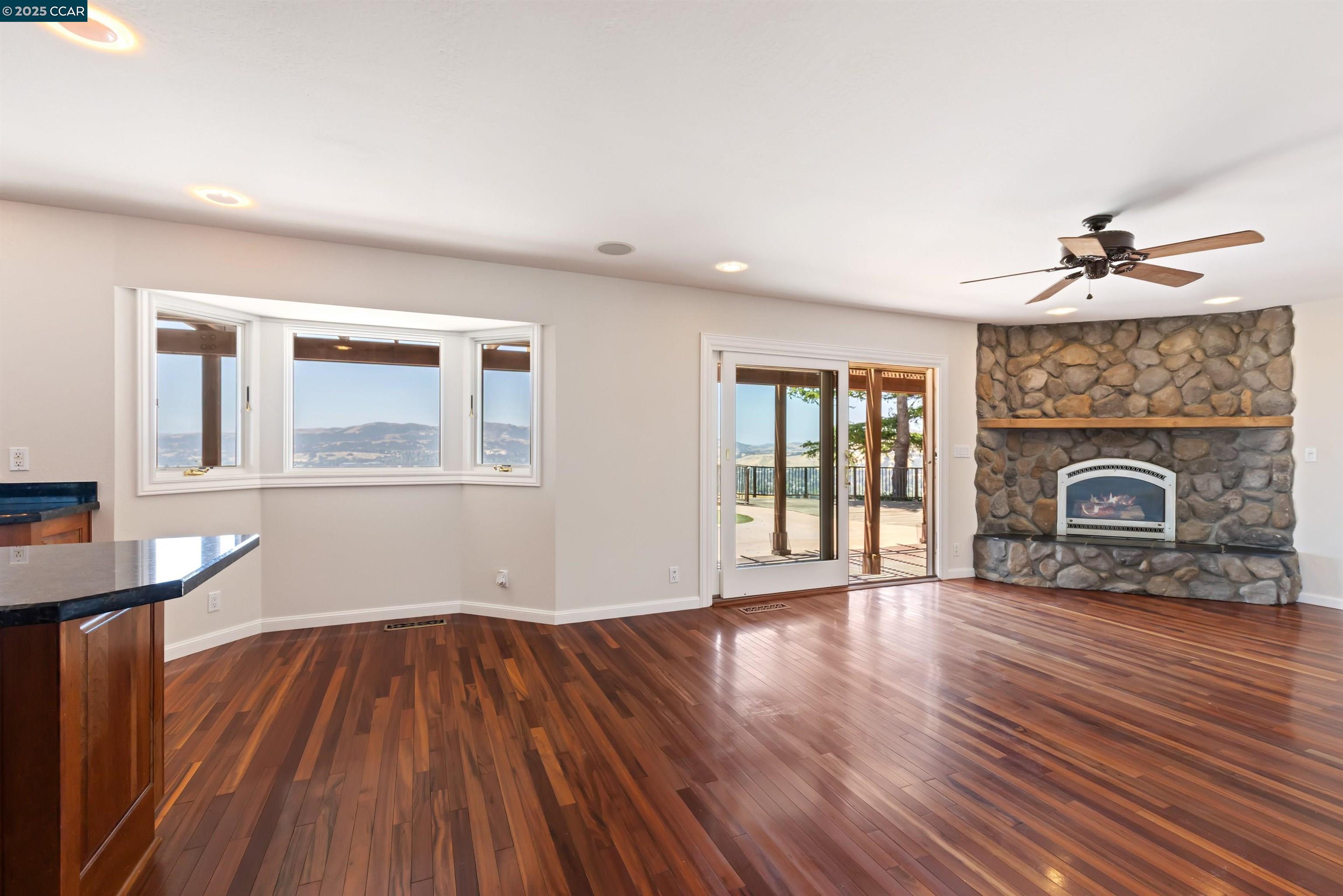 Detail Gallery Image 17 of 52 For 70 Sherburne Hills, Danville,  CA 94526-9999 - 4 Beds | 3 Baths