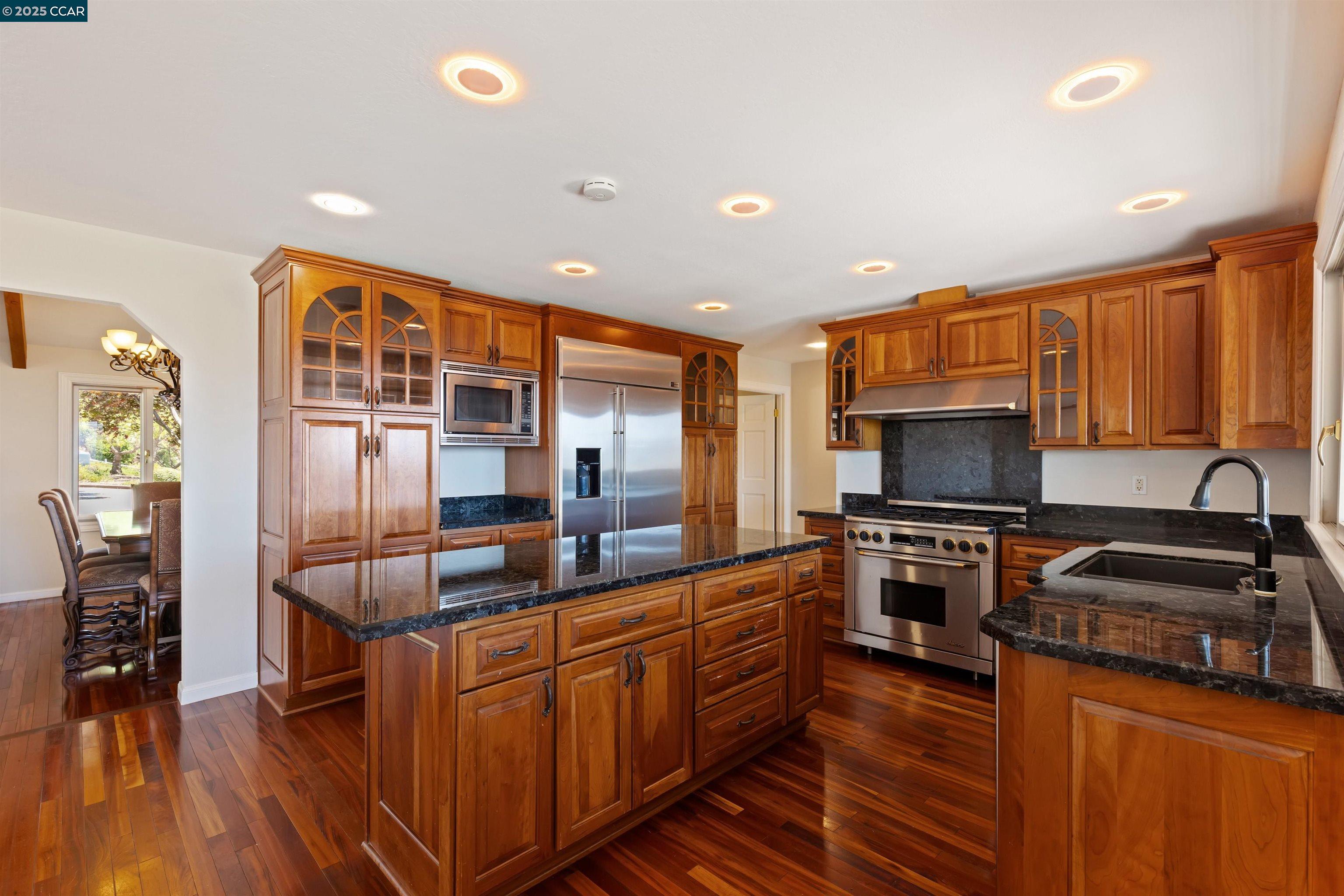 Detail Gallery Image 19 of 52 For 70 Sherburne Hills, Danville,  CA 94526-9999 - 4 Beds | 3 Baths