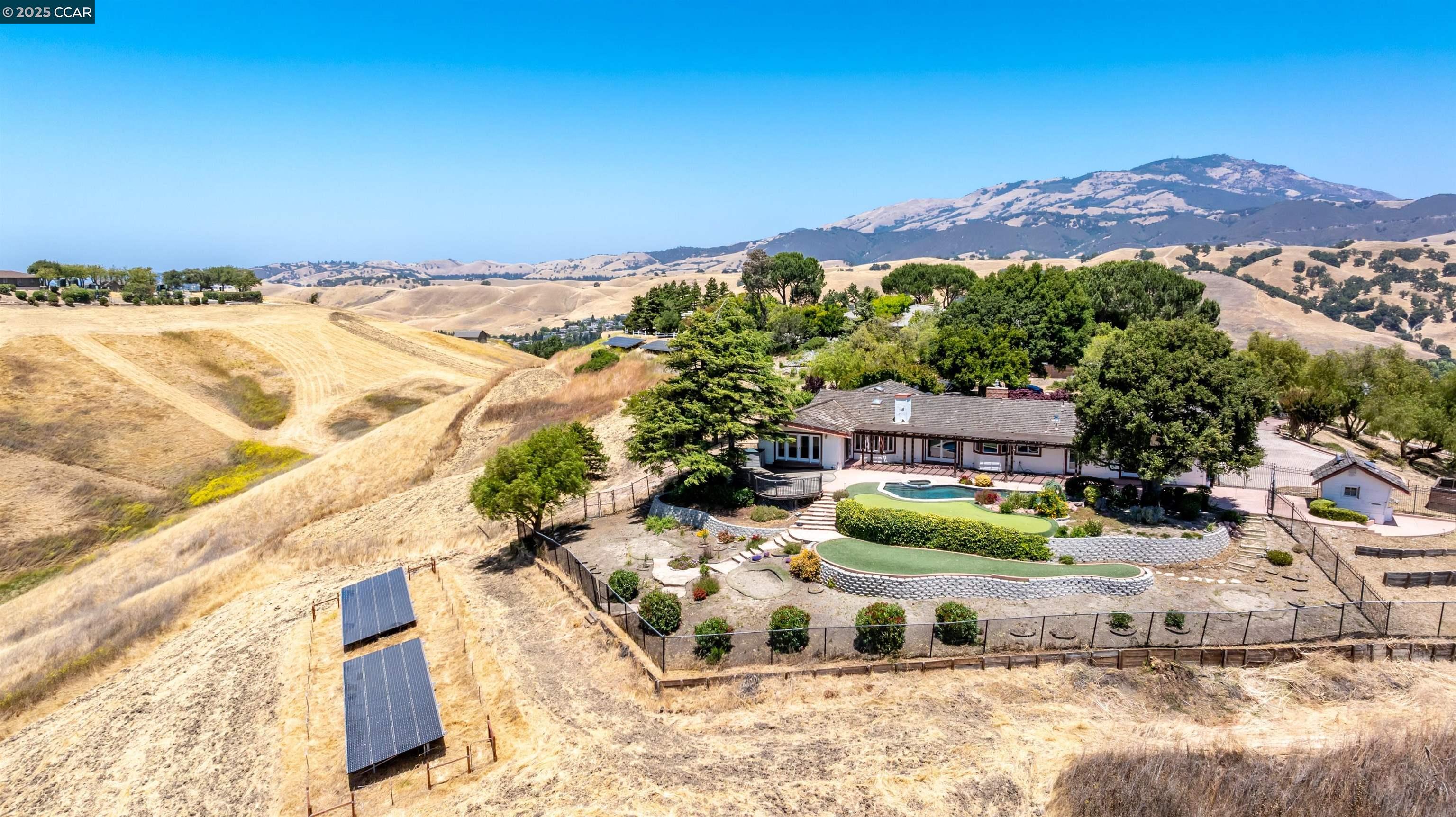 Detail Gallery Image 46 of 52 For 70 Sherburne Hills, Danville,  CA 94526-9999 - 4 Beds | 3 Baths