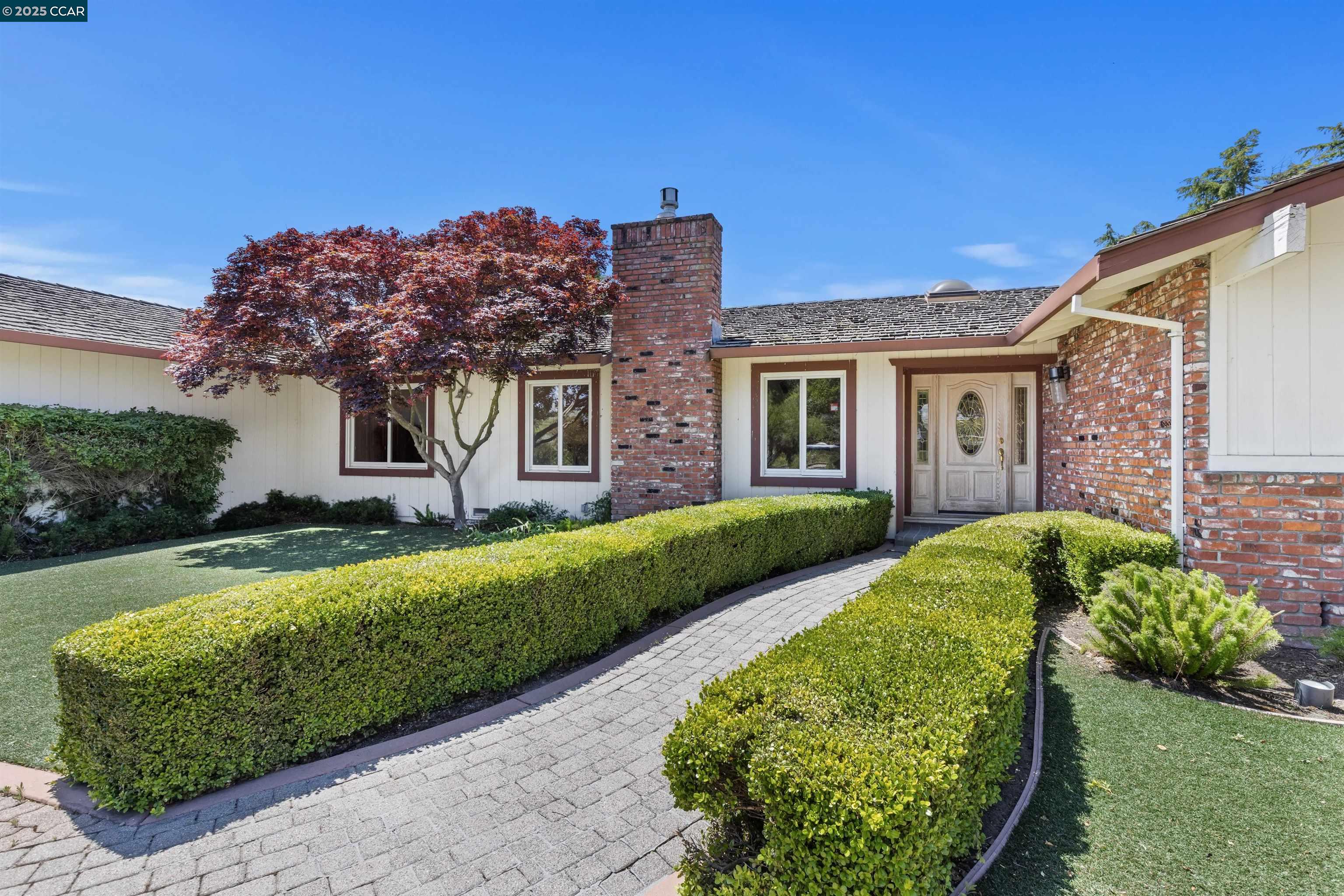 Detail Gallery Image 8 of 52 For 70 Sherburne Hills, Danville,  CA 94526-9999 - 4 Beds | 3 Baths
