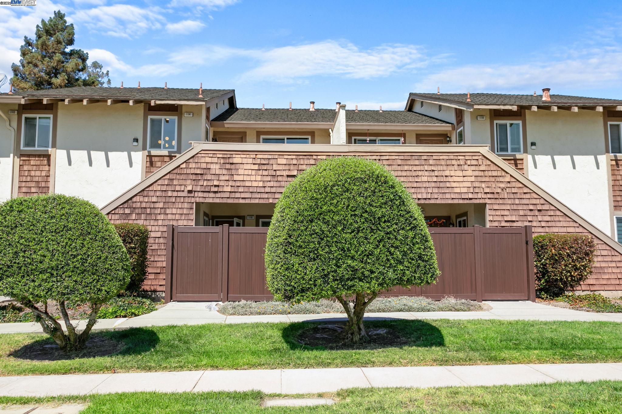 MLS: 41111081 Condo For Sale