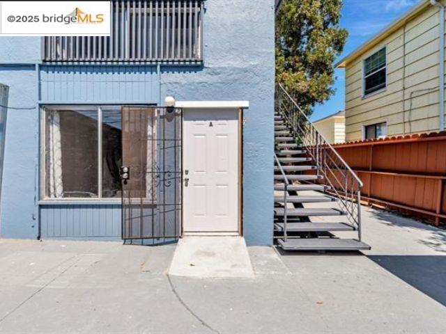 Detail Gallery Image 3 of 60 For 1011 Delaware St, Berkeley,  CA 94710 - – Beds | – Baths