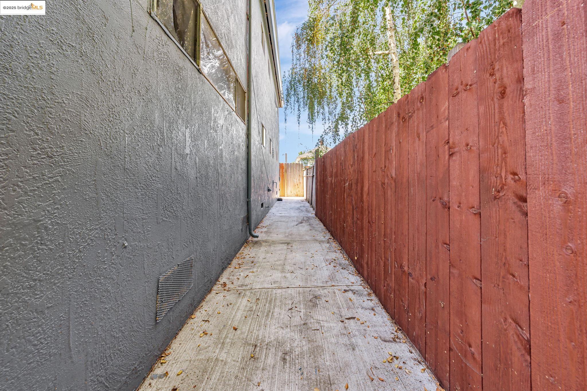 Detail Gallery Image 49 of 60 For 1011 Delaware St, Berkeley,  CA 94710 - – Beds | – Baths