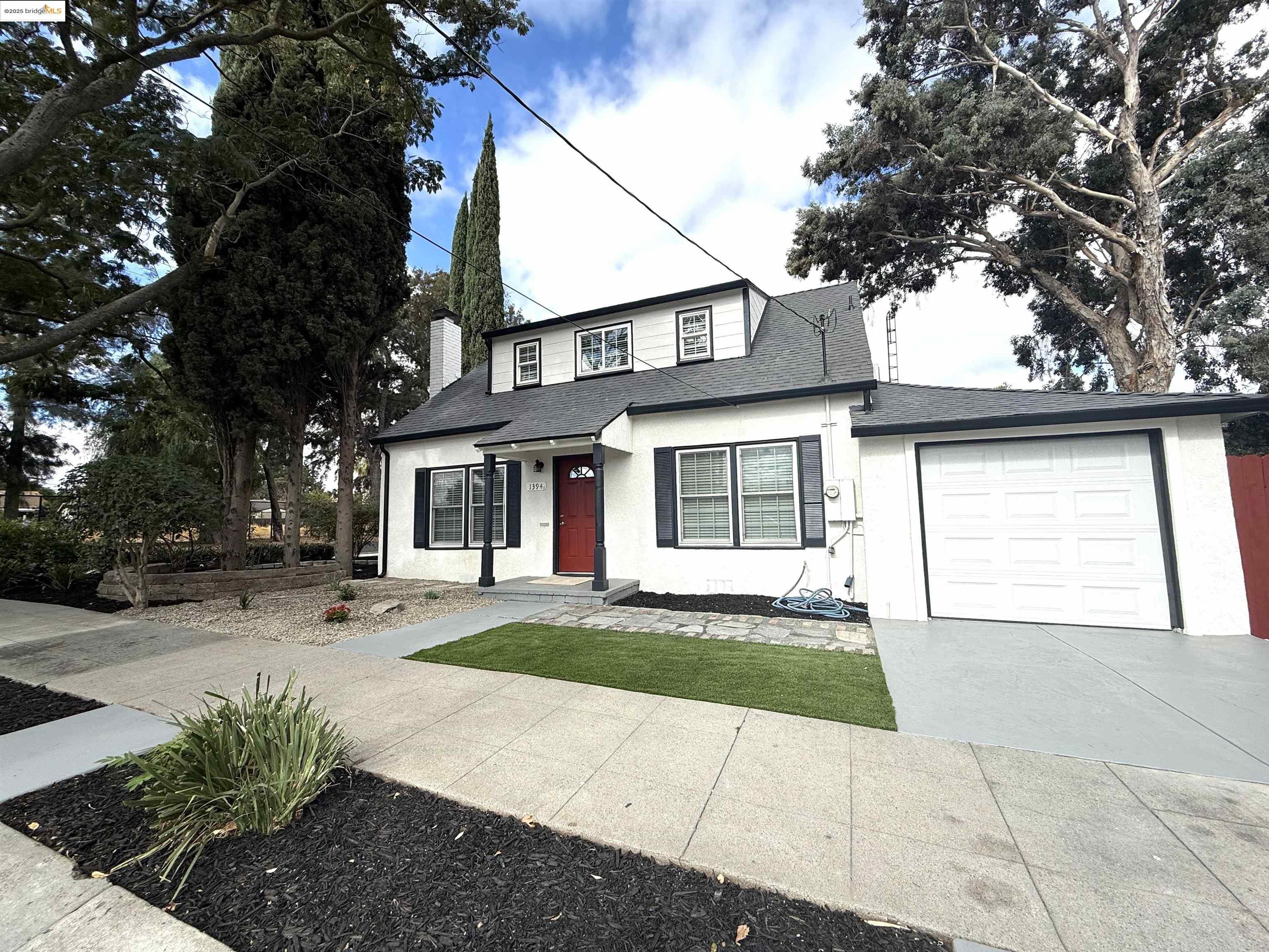Detail Gallery Image 2 of 28 For 1394 Pine St, Pittsburg,  CA 94565 - 3 Beds | 2 Baths