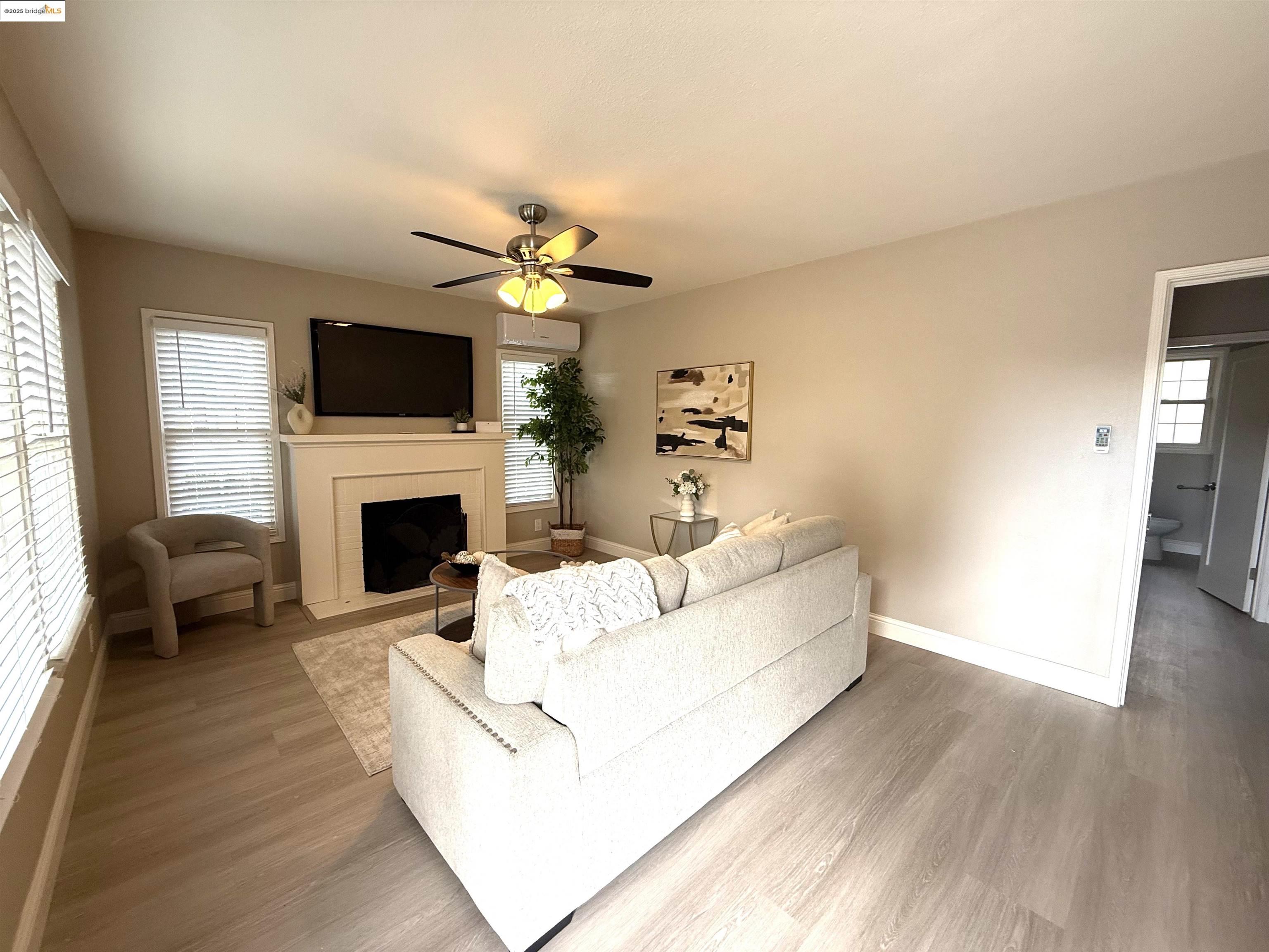 Detail Gallery Image 5 of 28 For 1394 Pine St, Pittsburg,  CA 94565 - 3 Beds | 2 Baths