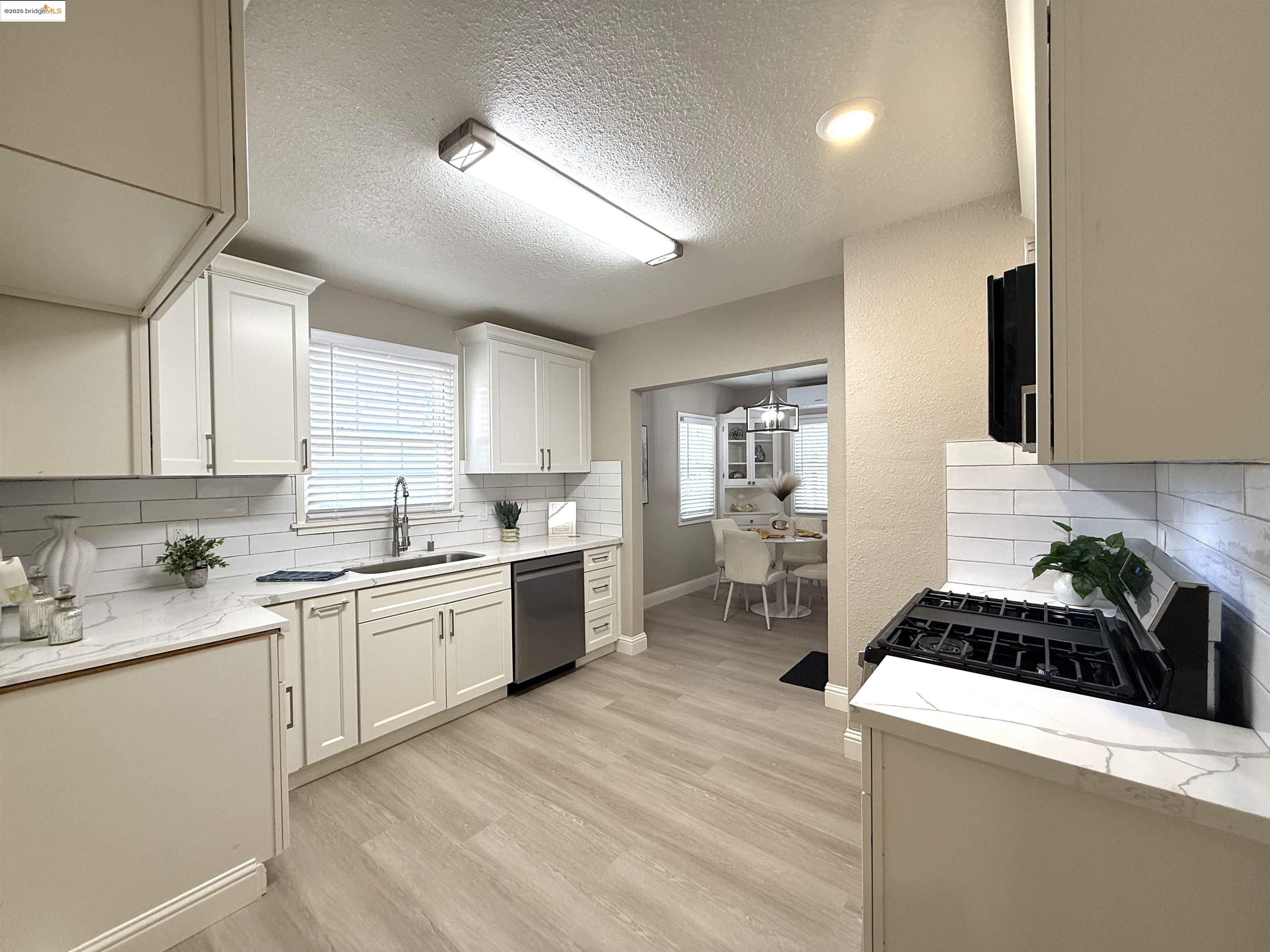 Detail Gallery Image 7 of 28 For 1394 Pine St, Pittsburg,  CA 94565 - 3 Beds | 2 Baths