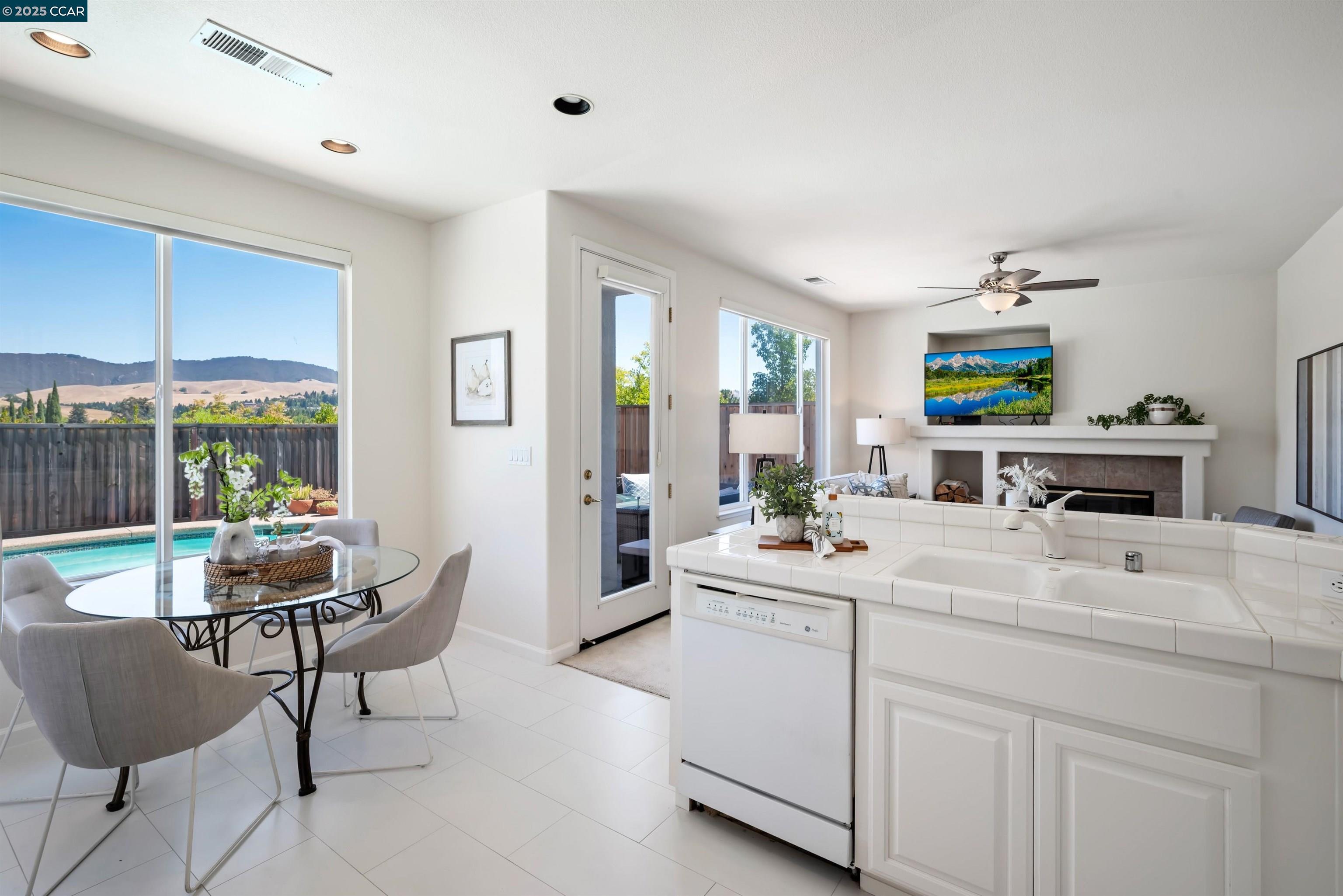 Detail Gallery Image 23 of 49 For 252 Jasmine Way, Danville,  CA 94506 - 4 Beds | 3 Baths