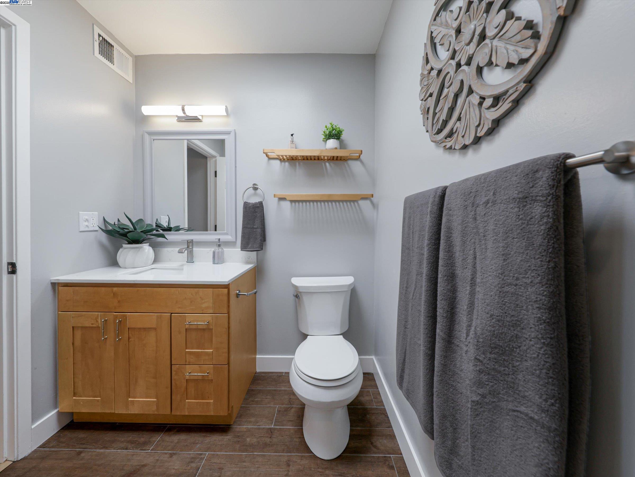 Detail Gallery Image 24 of 34 For 44 Lodato Ave #APT 212,  San Mateo,  CA 94403 - 2 Beds | 2 Baths