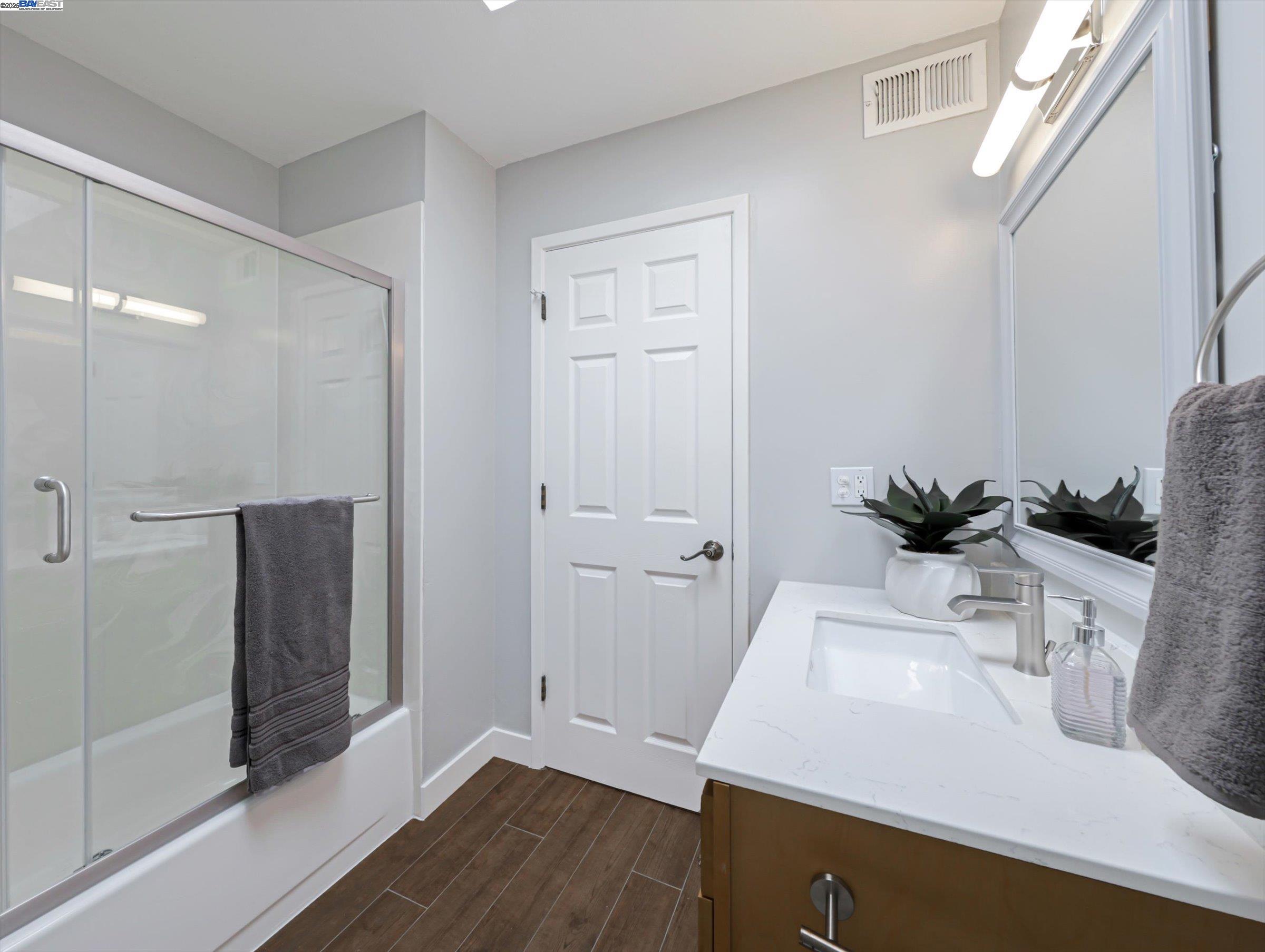 Detail Gallery Image 25 of 34 For 44 Lodato Ave #APT 212,  San Mateo,  CA 94403 - 2 Beds | 2 Baths
