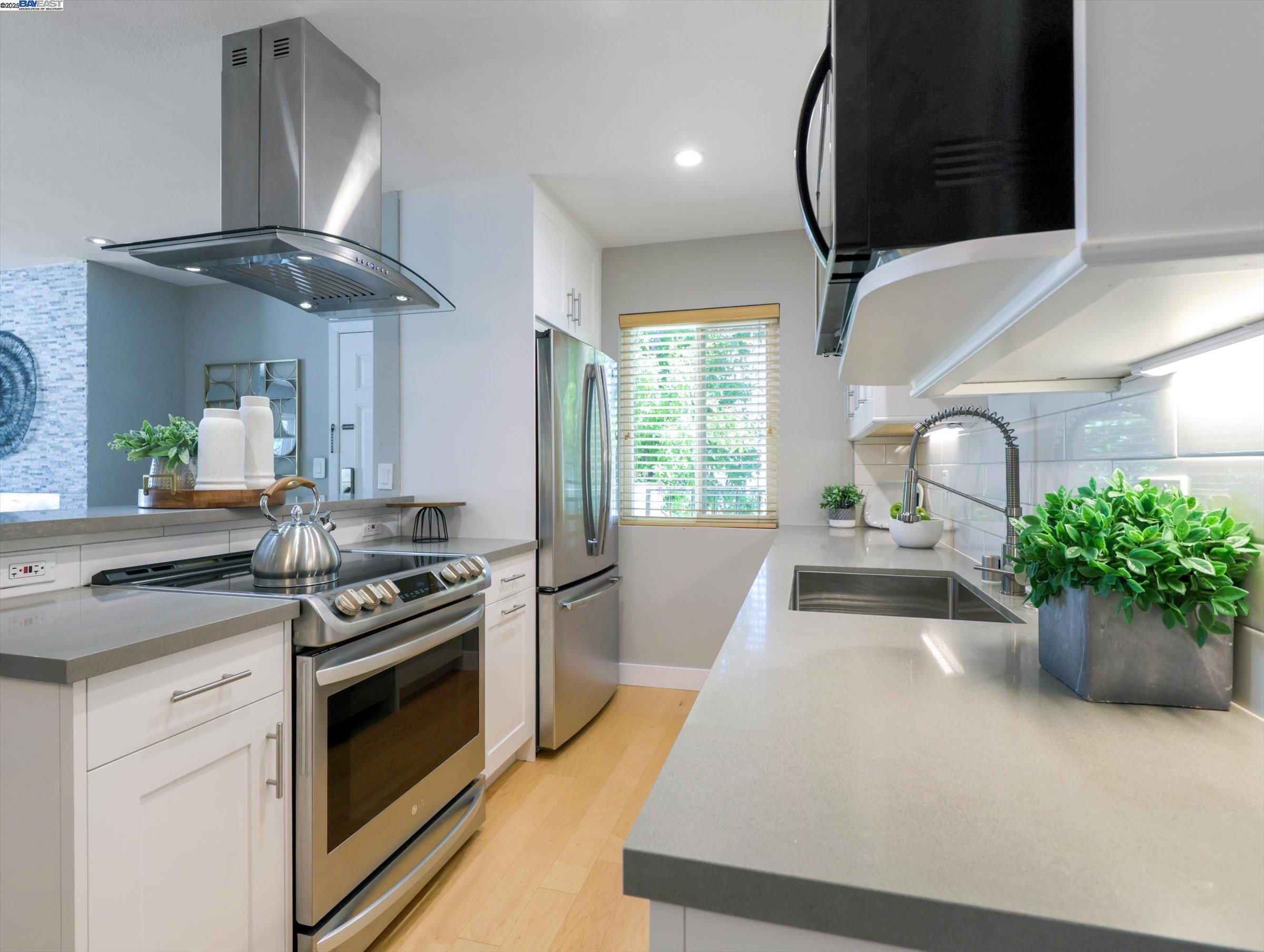 Detail Gallery Image 8 of 34 For 44 Lodato Ave #APT 212,  San Mateo,  CA 94403 - 2 Beds | 2 Baths