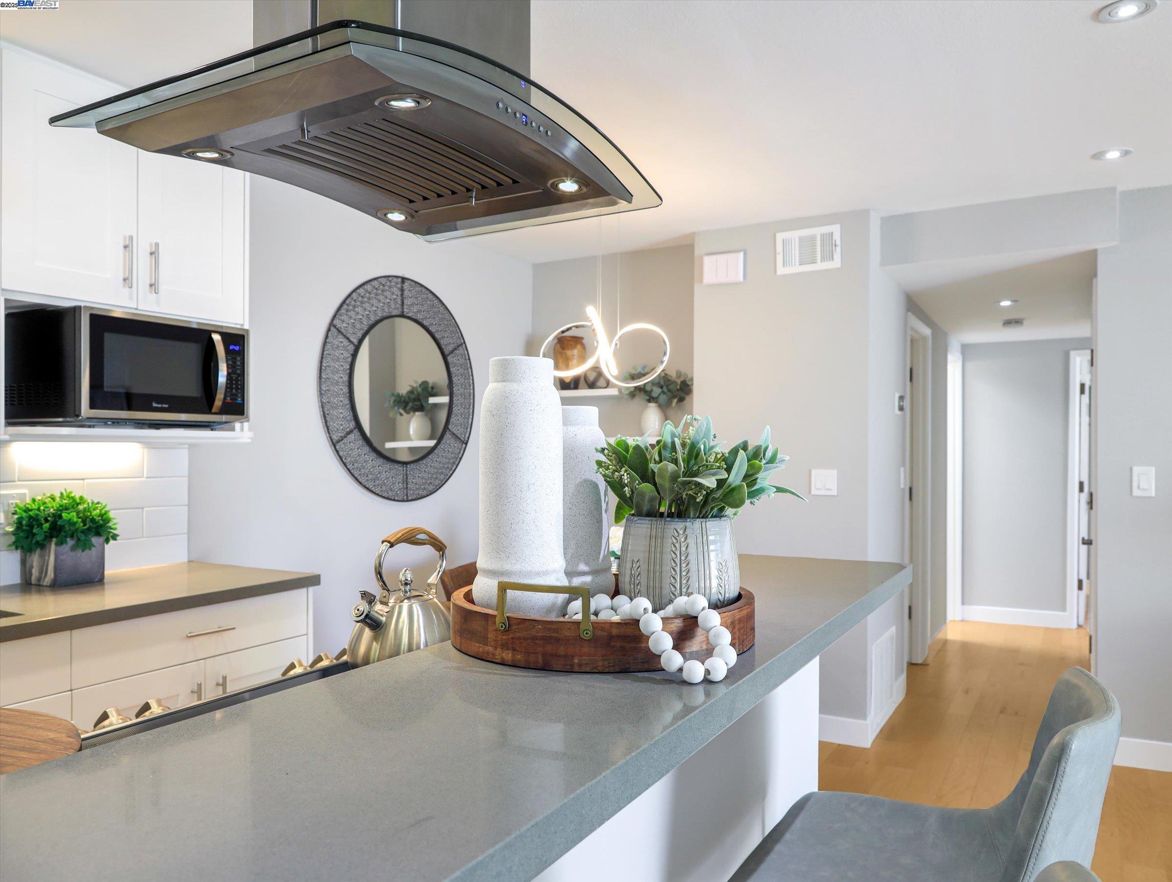 Detail Gallery Image 9 of 34 For 44 Lodato Ave #APT 212,  San Mateo,  CA 94403 - 2 Beds | 2 Baths