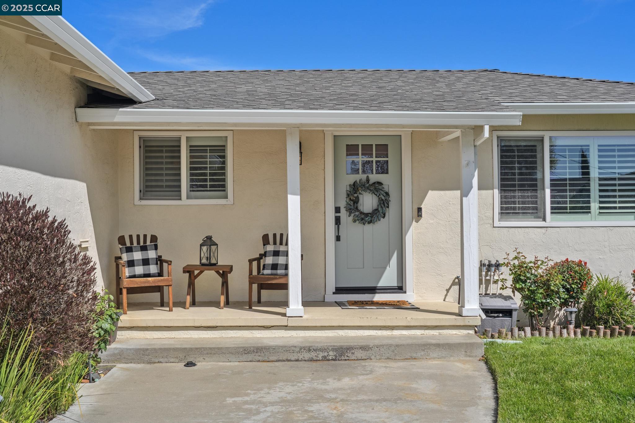 Detail Gallery Image 2 of 45 For 822 Cortez Ct, Livermore,  CA 94550 - 3 Beds | 2 Baths