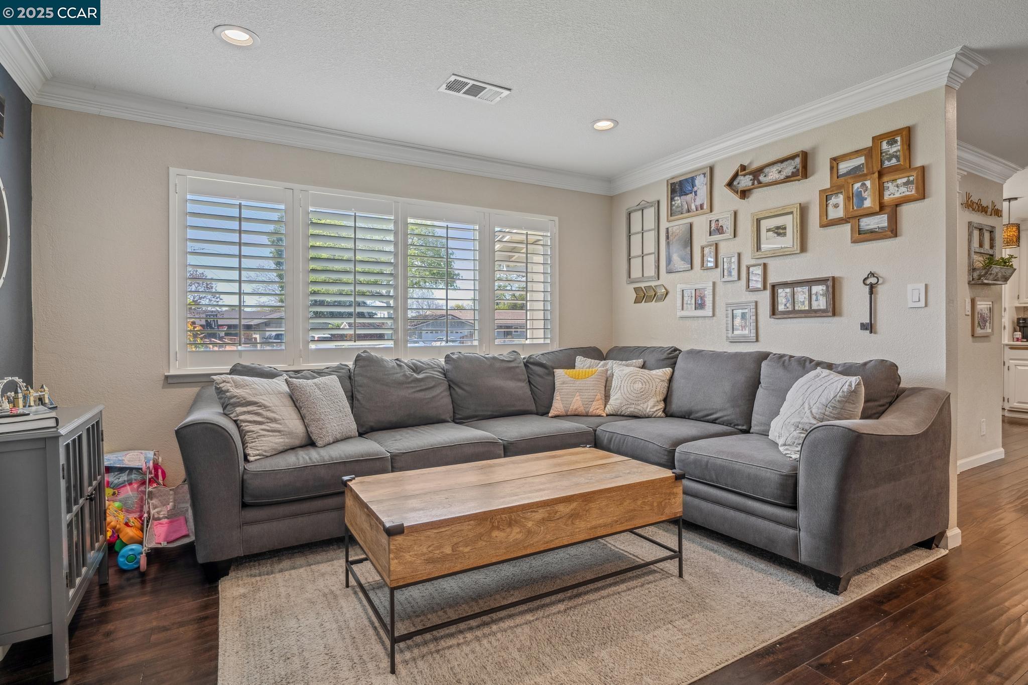 Detail Gallery Image 10 of 45 For 822 Cortez Ct, Livermore,  CA 94550 - 3 Beds | 2 Baths