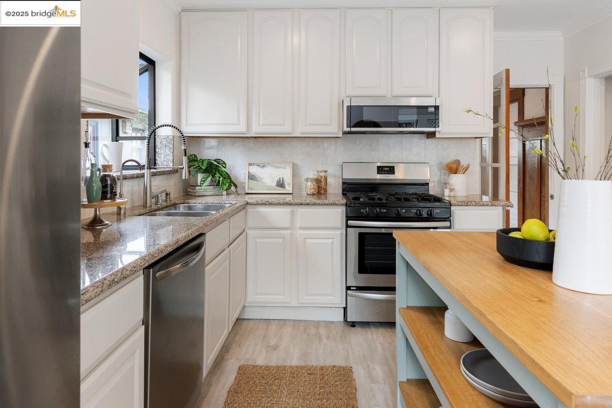 Detail Gallery Image 17 of 39 For 3826 Lincoln Ave, Oakland,  CA 94602 - 2 Beds | 1 Baths
