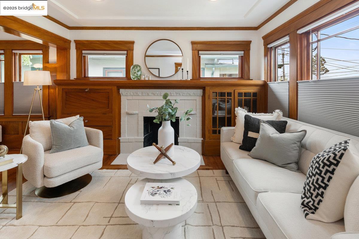 Detail Gallery Image 5 of 39 For 3826 Lincoln Ave, Oakland,  CA 94602 - 2 Beds | 1 Baths