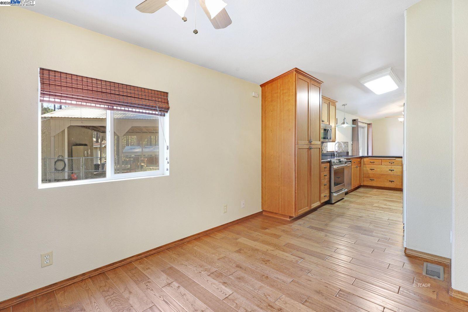 Detail Gallery Image 12 of 39 For 180 Steelhead Cir, Lewiston,  CA 96052 - 2 Beds | 2 Baths