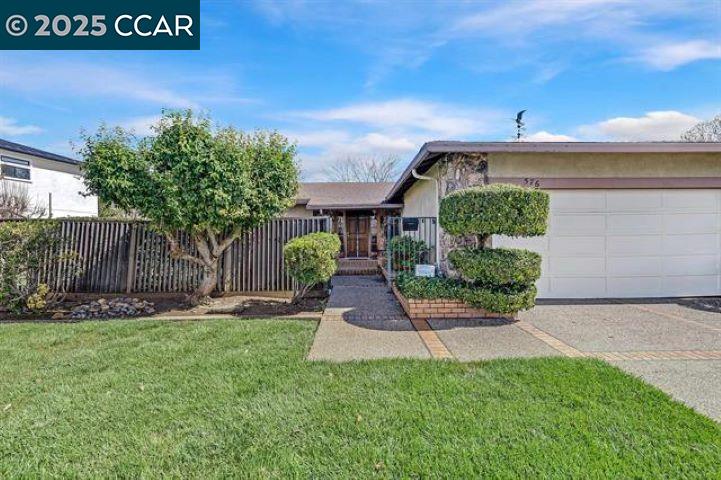 Detail Gallery Image 3 of 3 For 576 Emerald St, Livermore,  CA 94550 - 3 Beds | 2 Baths