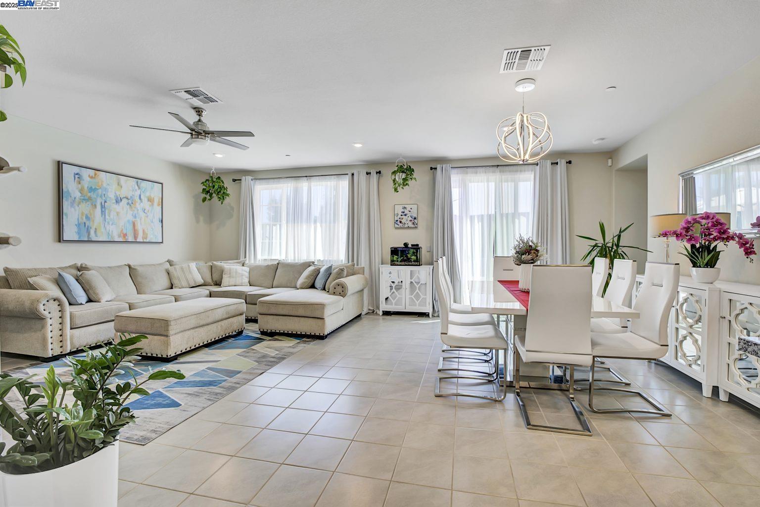Detail Gallery Image 2 of 49 For 4014 Kenwood Cir, Oakley,  CA 94561 - 3 Beds | 2 Baths