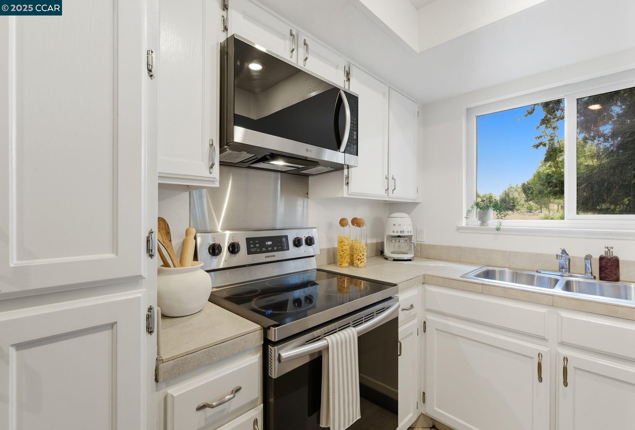 Photo #11: 41111098 Listing: Photo #11