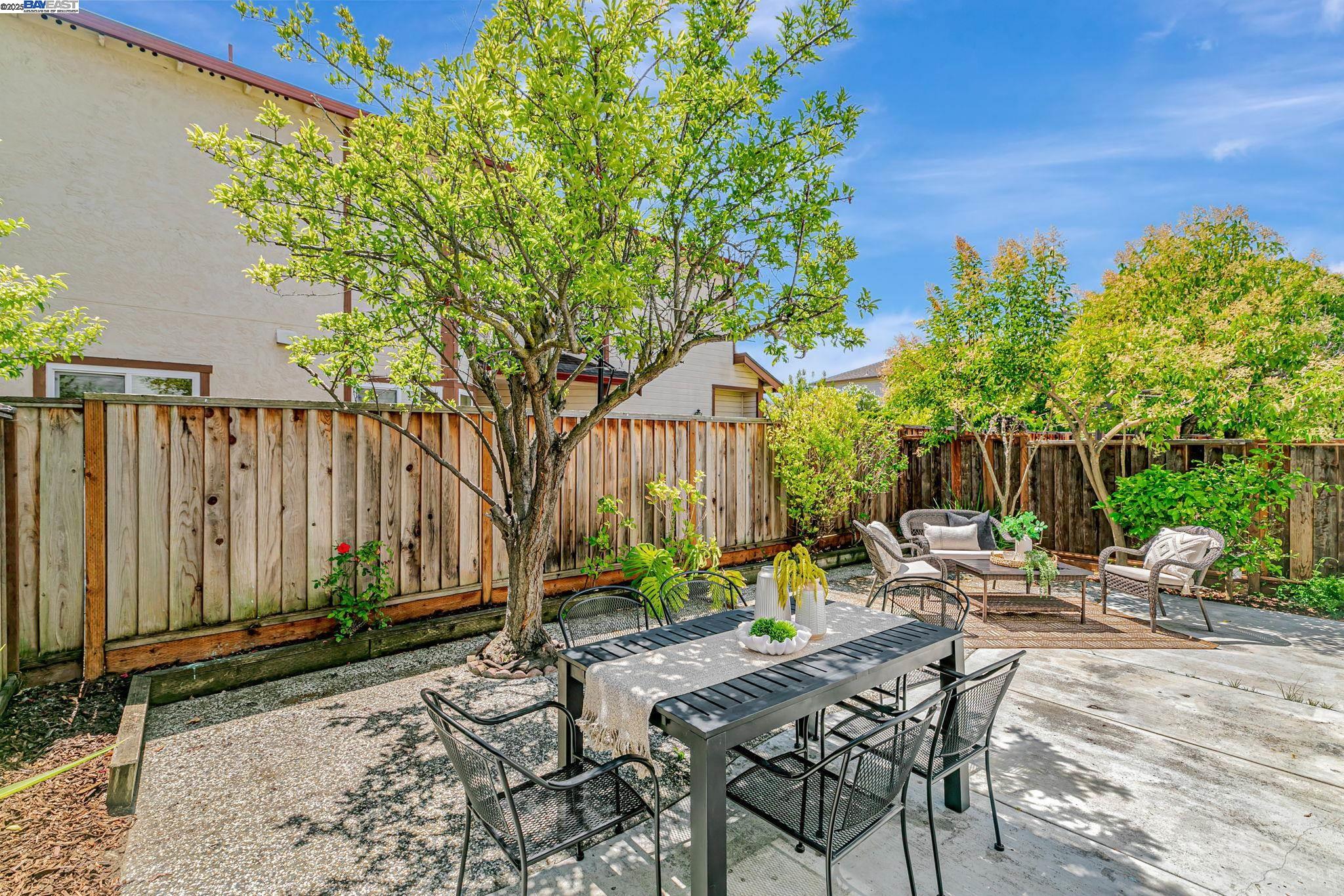 Detail Gallery Image 22 of 42 For 4772 Mendocino Ter, Fremont,  CA 94555 - 3 Beds | 3 Baths