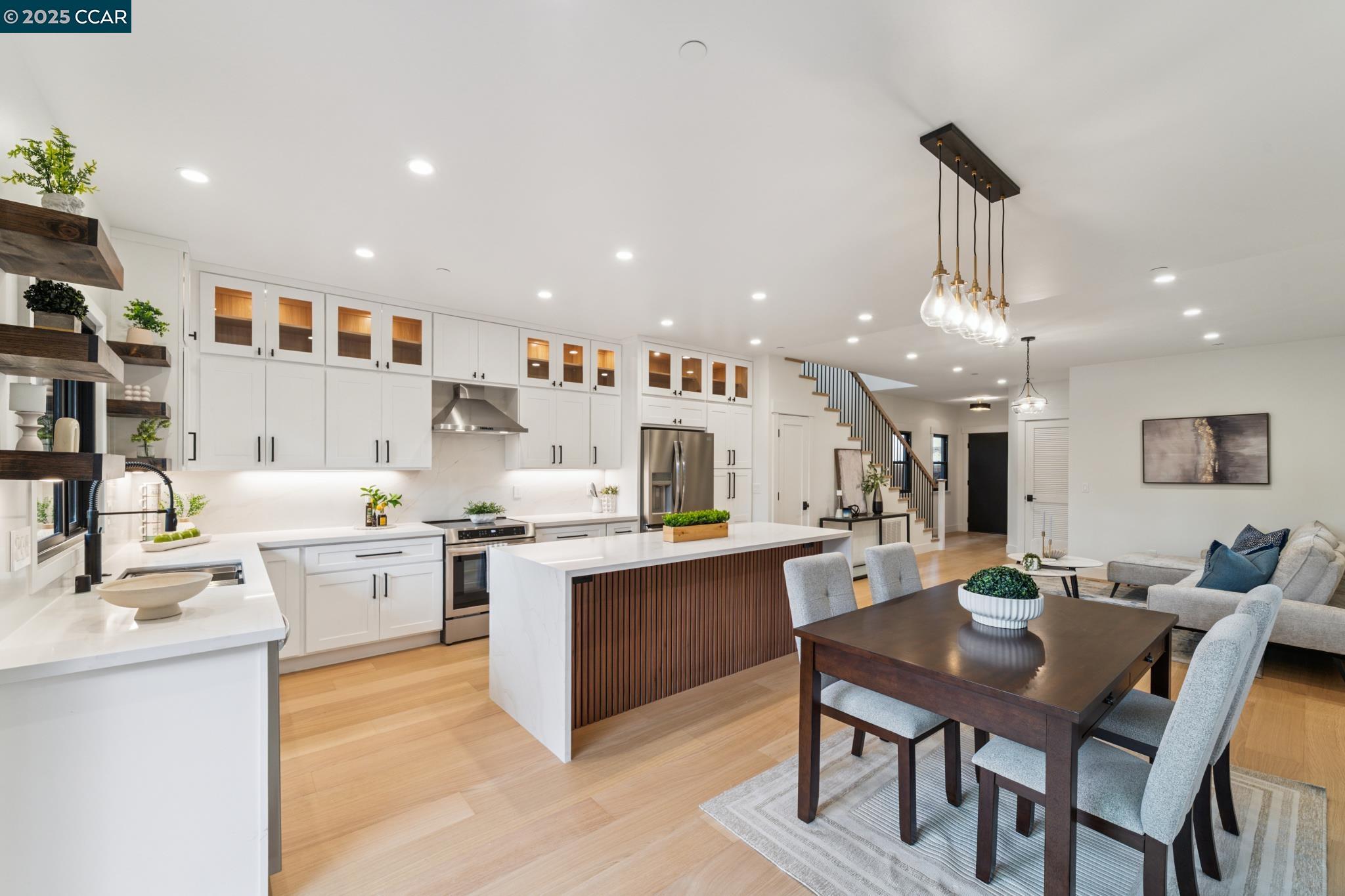 Detail Gallery Image 19 of 47 For 1126 Brighton Ave, Albany,  CA 94706 - 3 Beds | 3 Baths