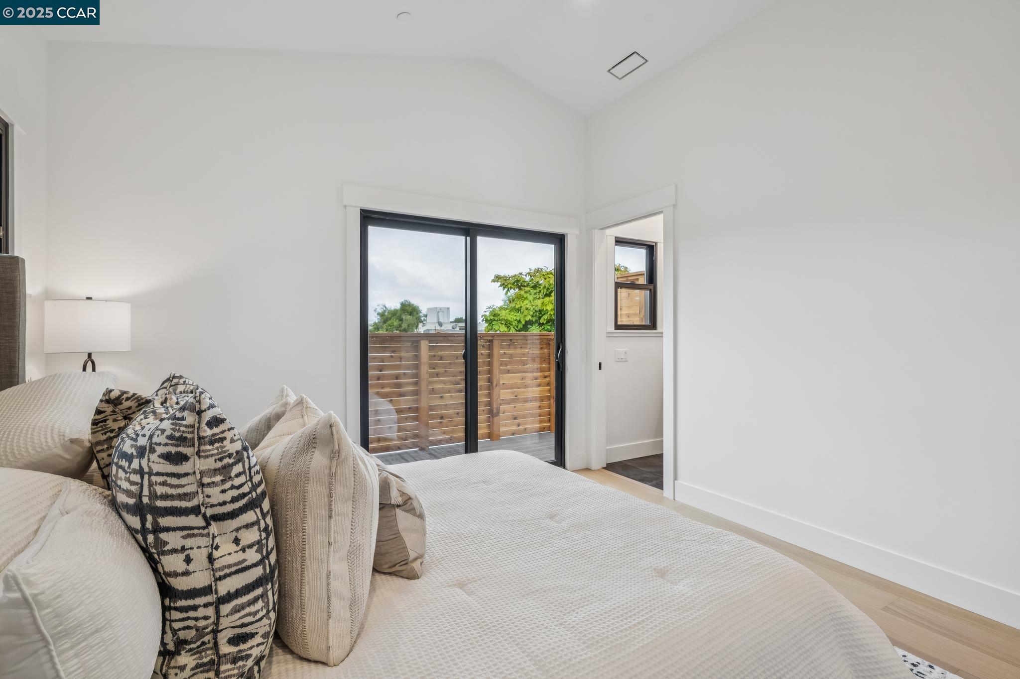 Detail Gallery Image 27 of 47 For 1126 Brighton Ave, Albany,  CA 94706 - 3 Beds | 3 Baths
