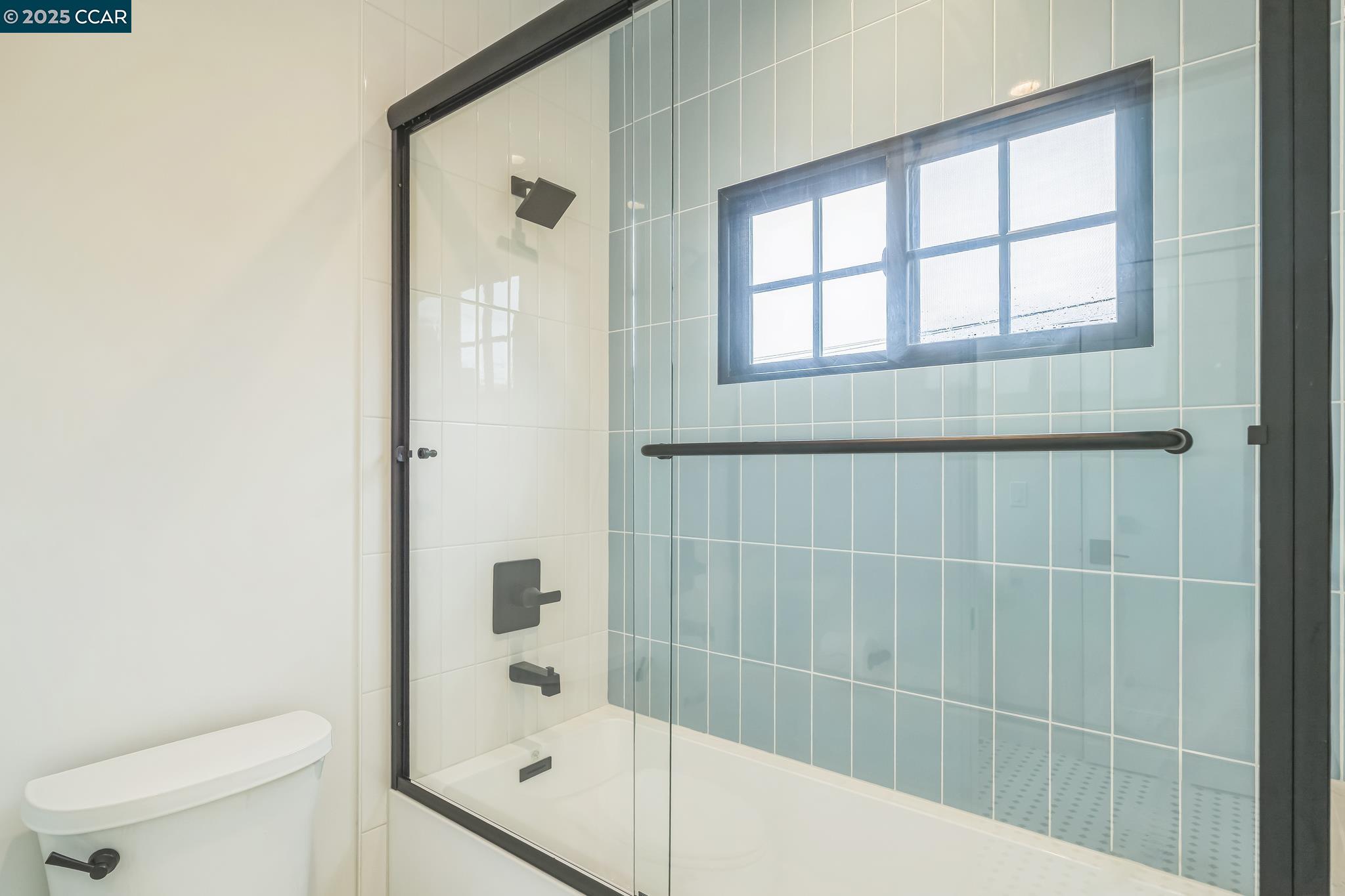 Detail Gallery Image 37 of 47 For 1126 Brighton Ave, Albany,  CA 94706 - 3 Beds | 3 Baths