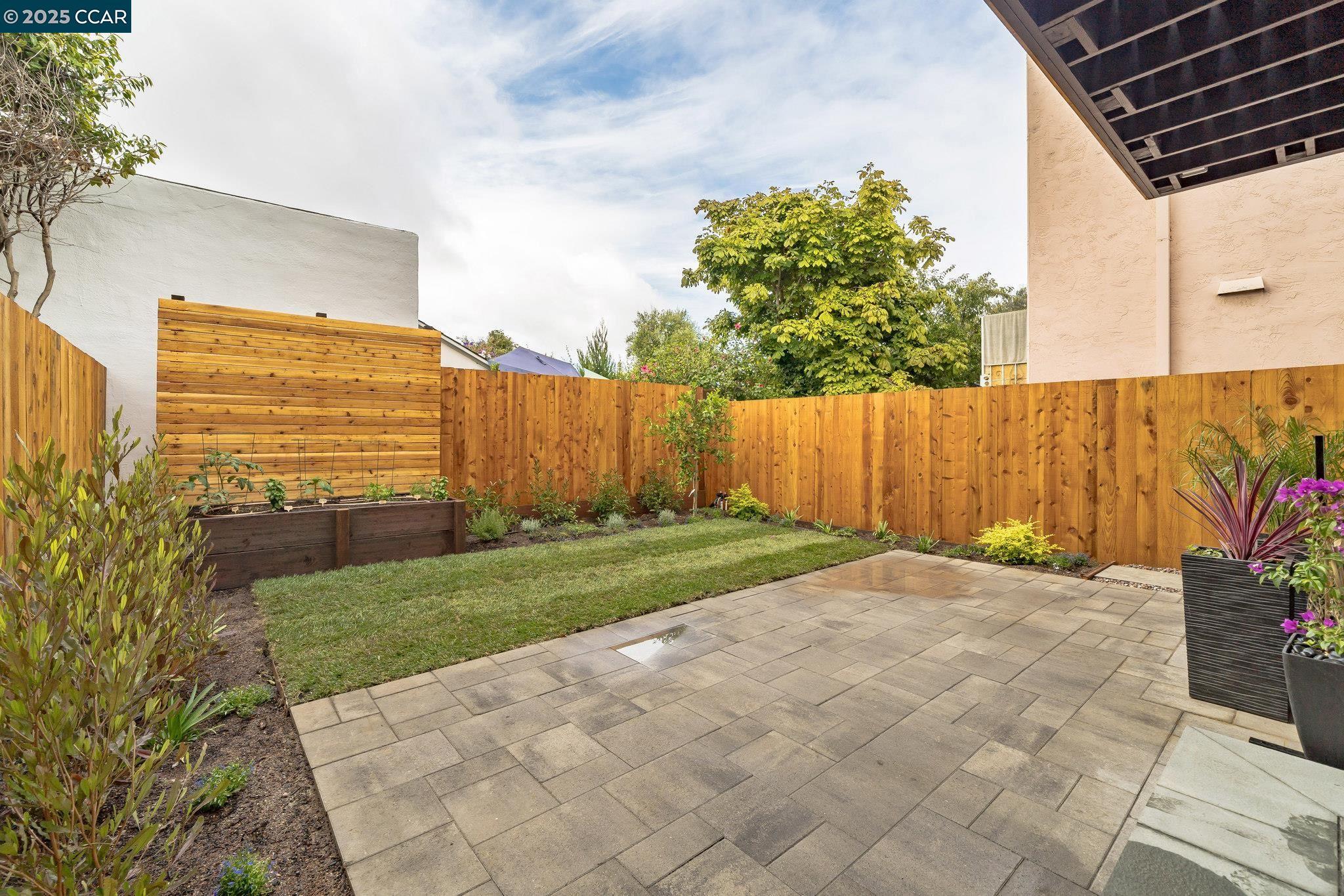 Detail Gallery Image 42 of 47 For 1126 Brighton Ave, Albany,  CA 94706 - 3 Beds | 3 Baths