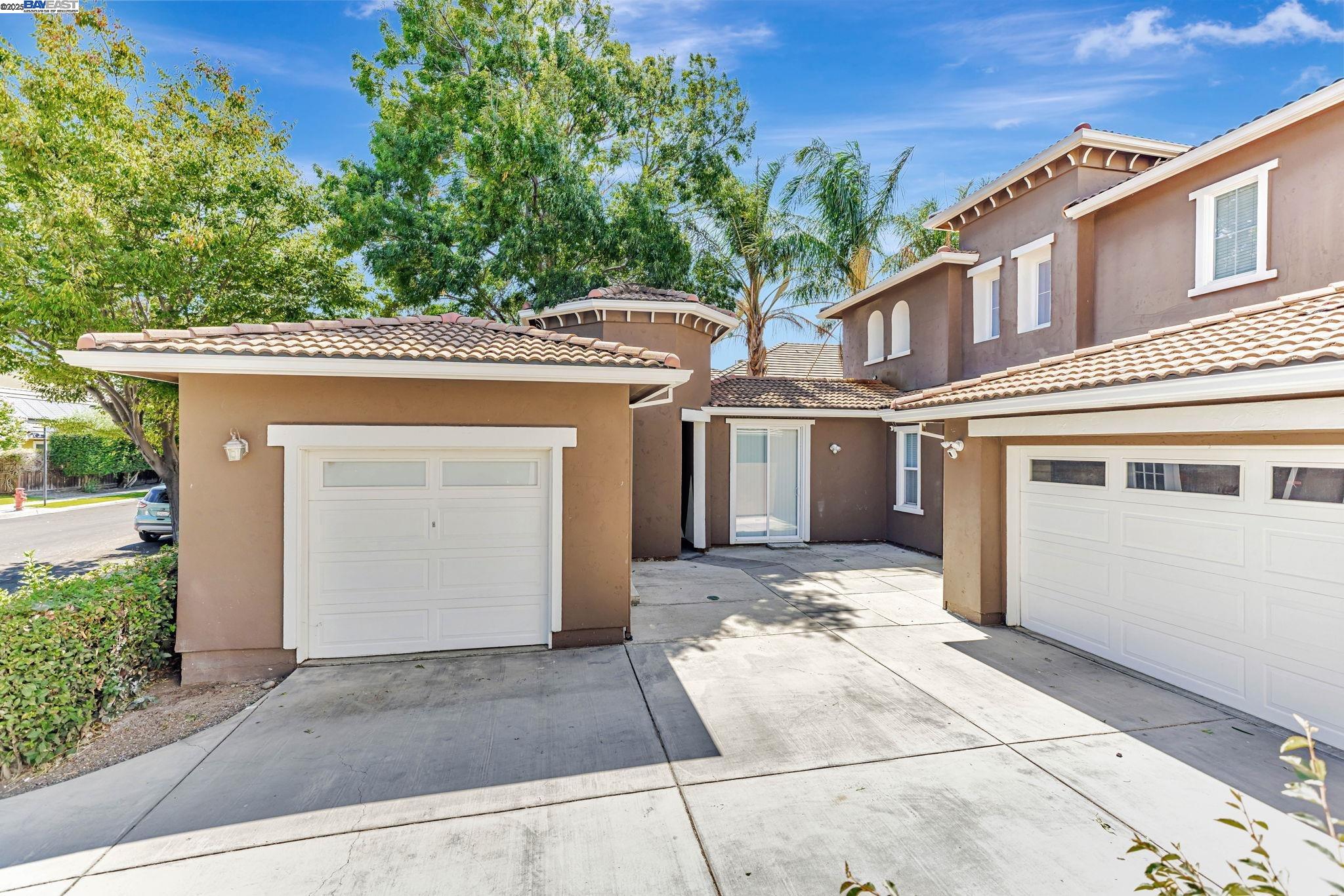 Detail Gallery Image 2 of 39 For 799 Ellerbrook St, Mountain House,  CA 95391 - 4 Beds | 3 Baths