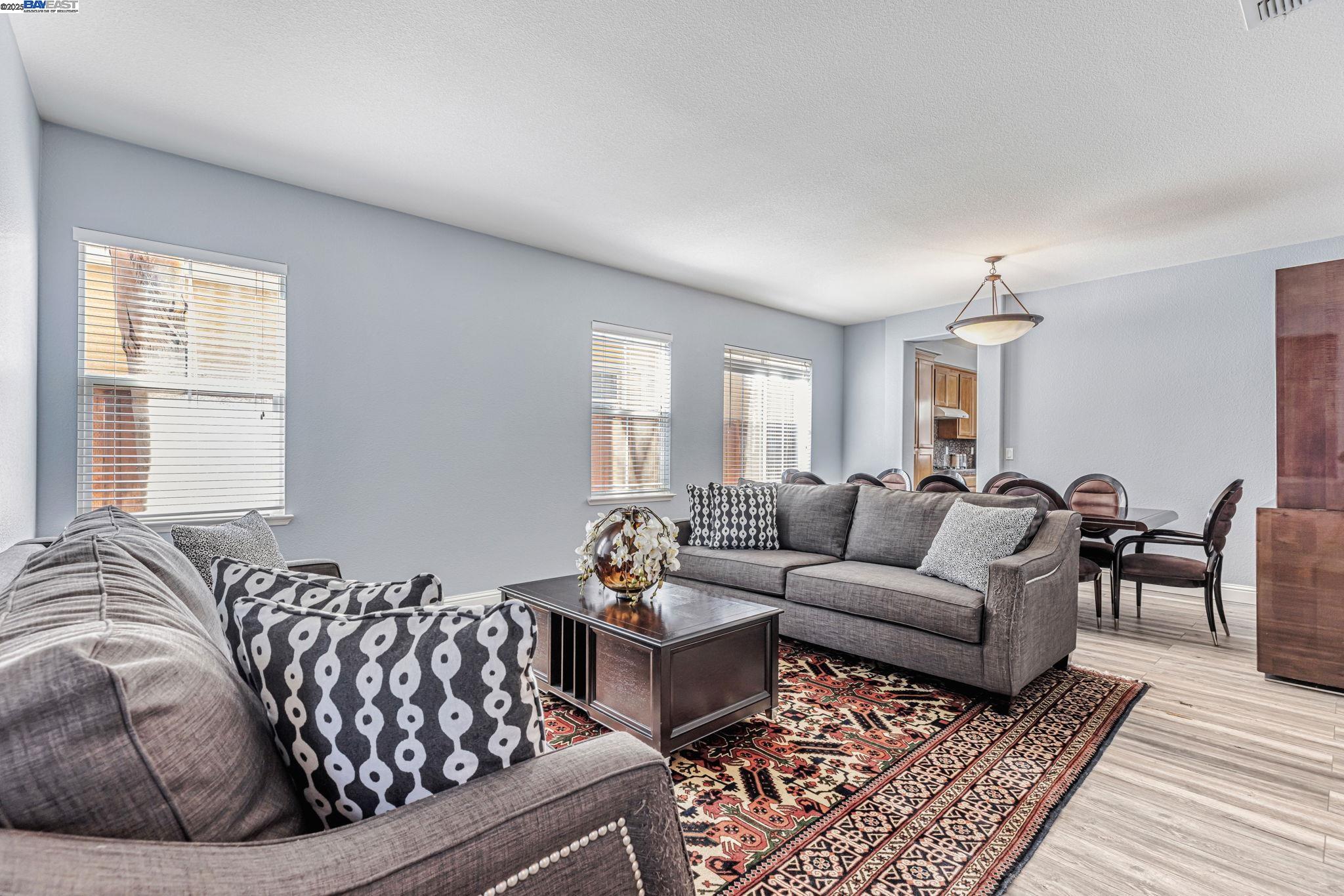 Detail Gallery Image 4 of 39 For 799 Ellerbrook St, Mountain House,  CA 95391 - 4 Beds | 3 Baths