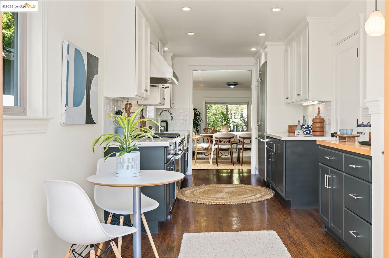 Detail Gallery Image 13 of 35 For 2310 Spaulding Ave, Berkeley,  CA 94703 - 3 Beds | 2 Baths