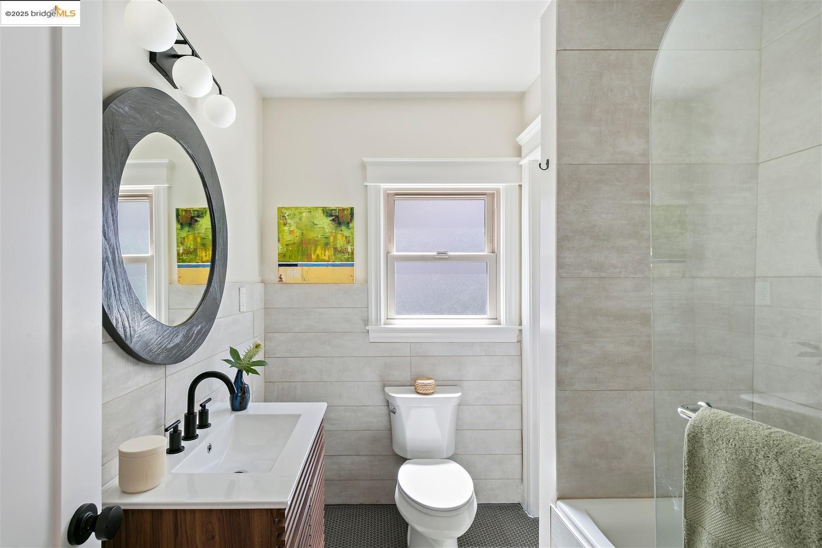 Detail Gallery Image 16 of 35 For 2310 Spaulding Ave, Berkeley,  CA 94703 - 3 Beds | 2 Baths